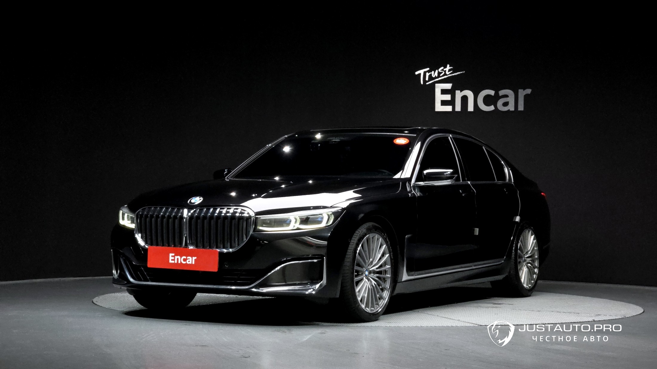 Автомобиль BMW 7-Series