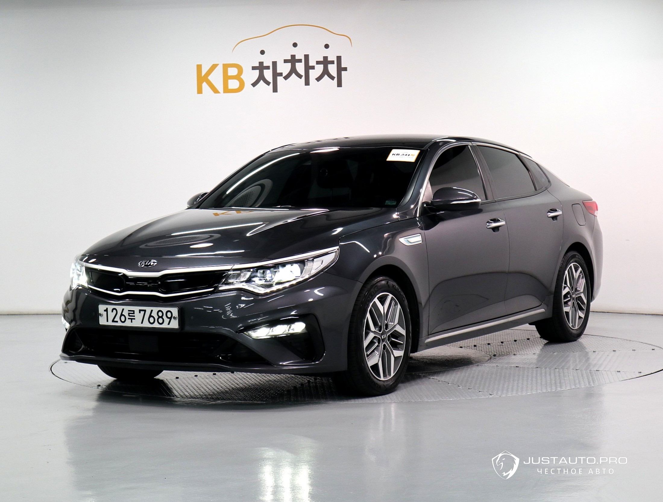 Автомобиль Kia K5