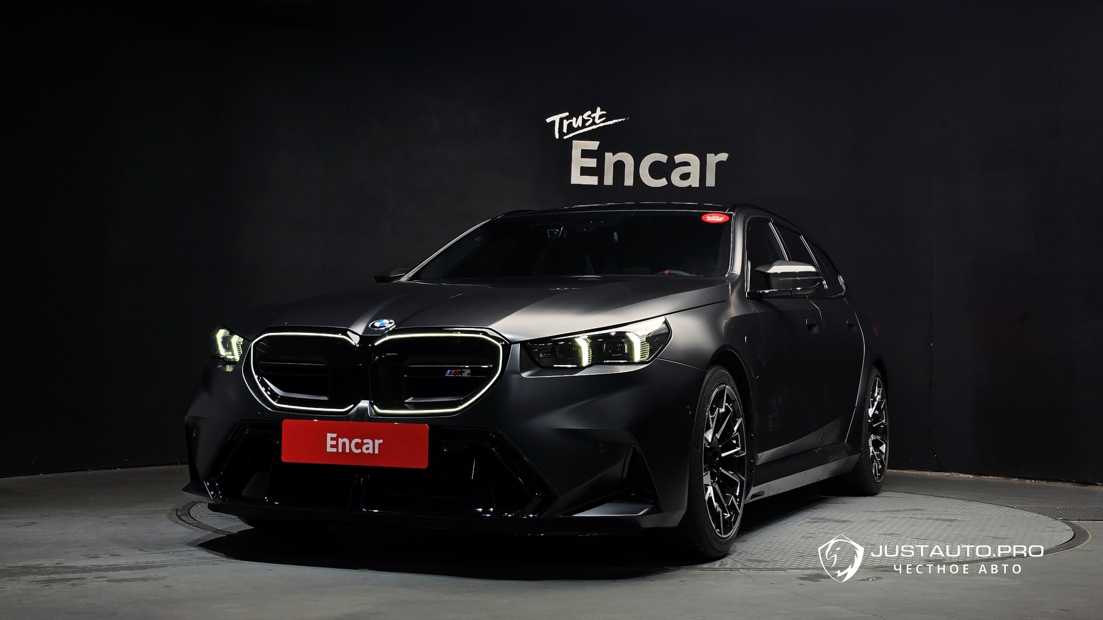 Автомобиль BMW M5