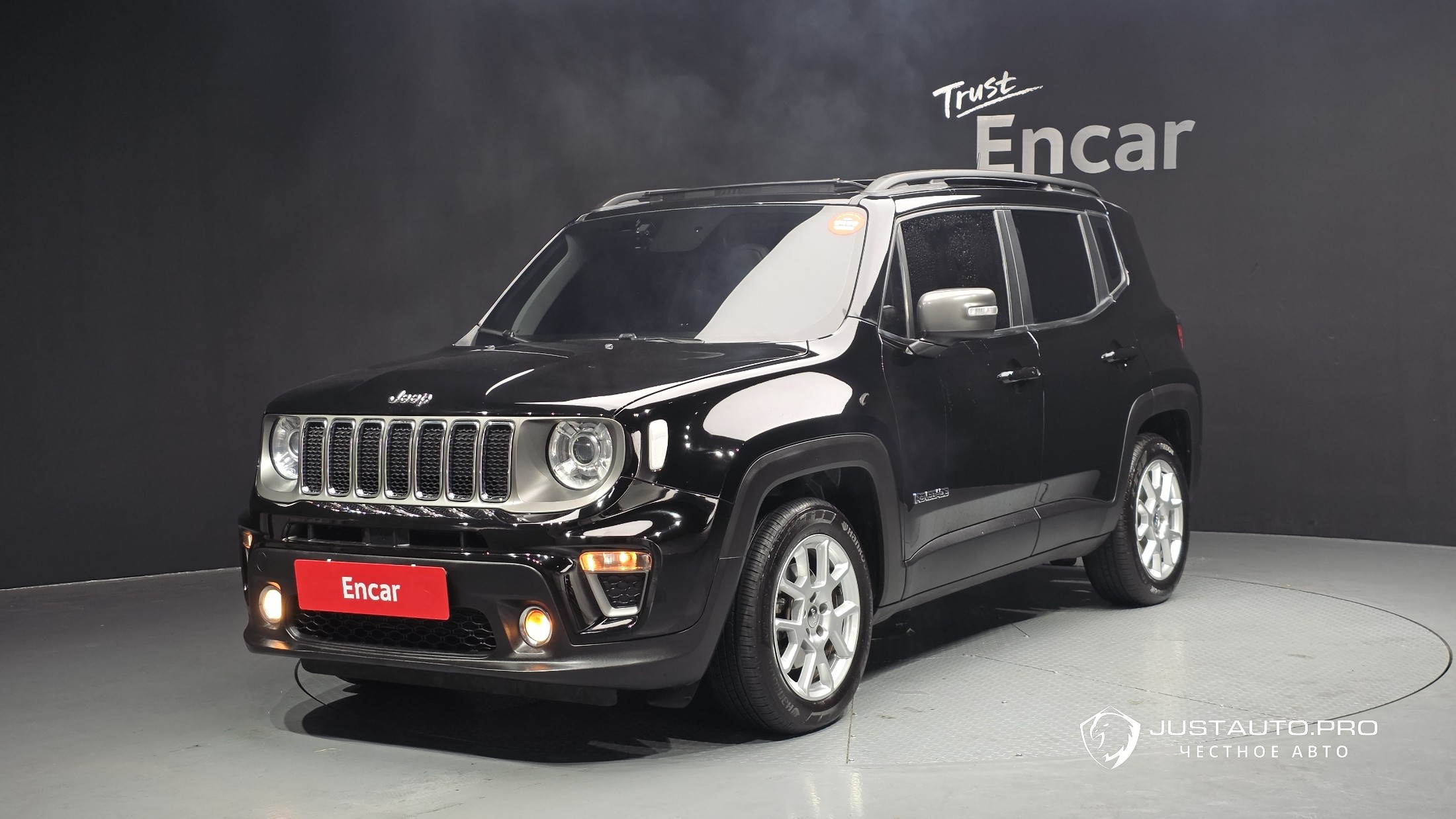 Автомобиль Jeep Renegade