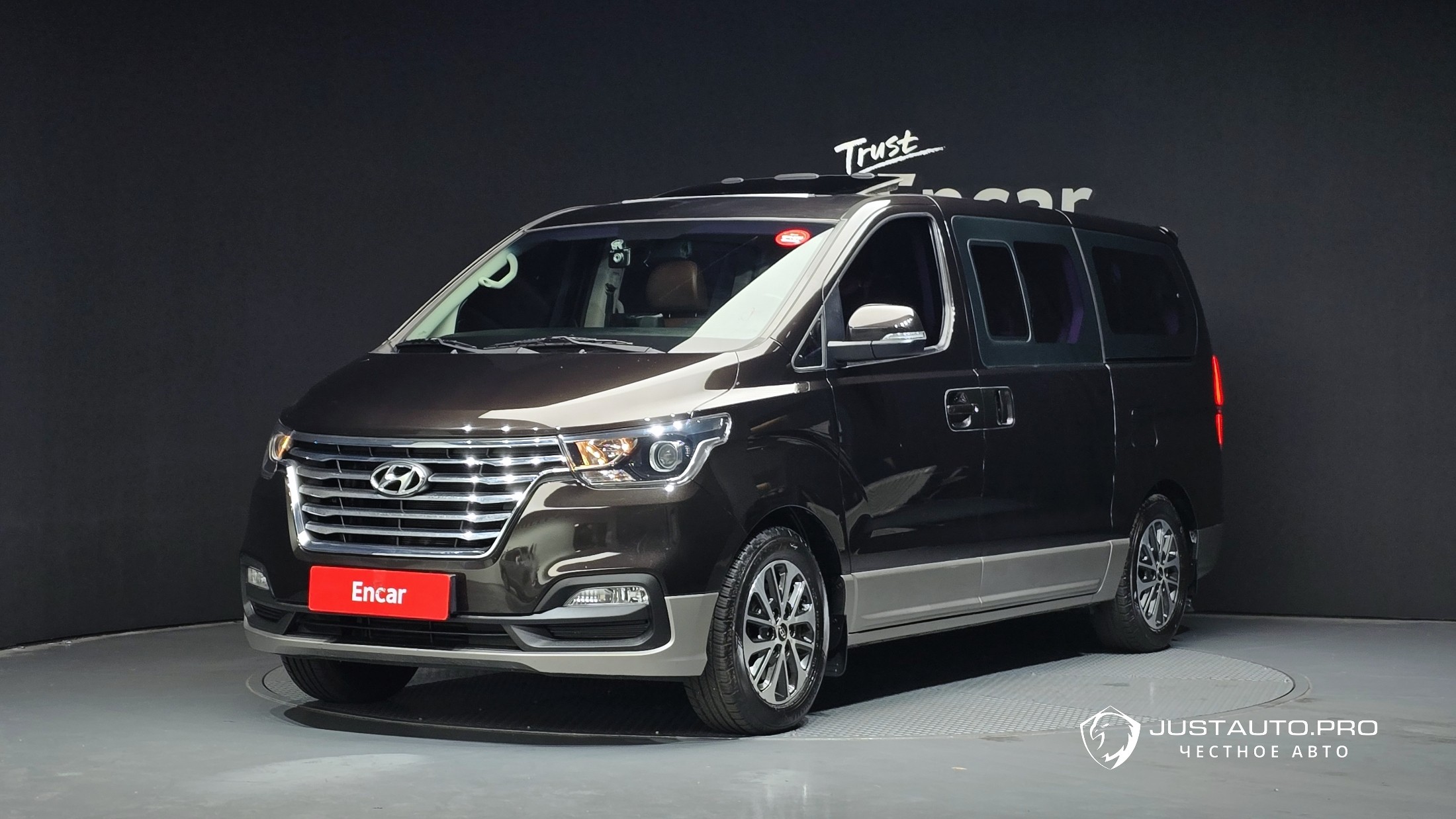 Автомобиль Hyundai Starex