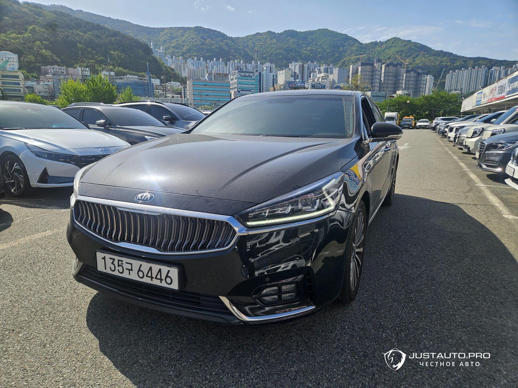 Автомобиль Kia K7