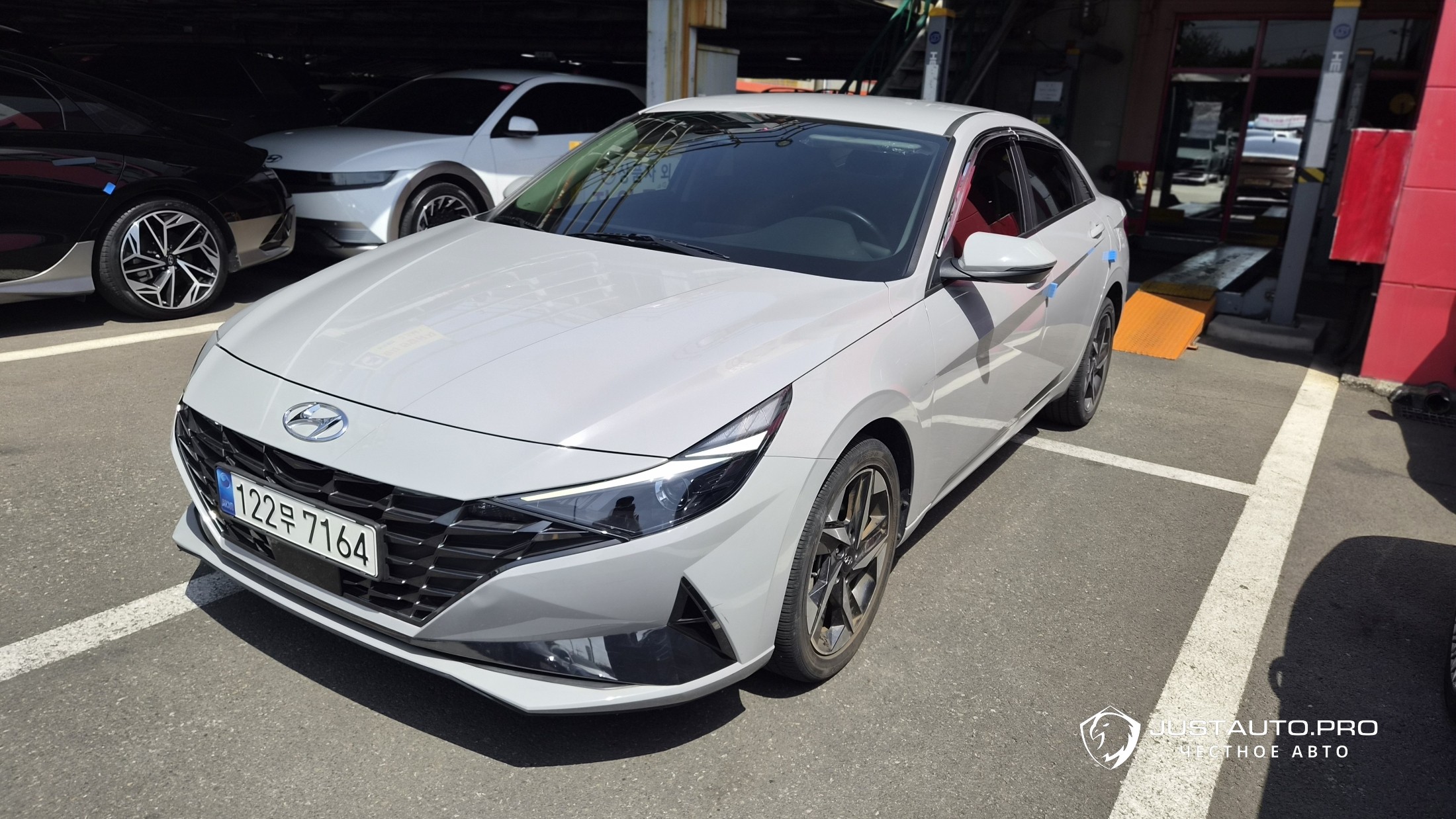 Автомобиль Hyundai AVANTE