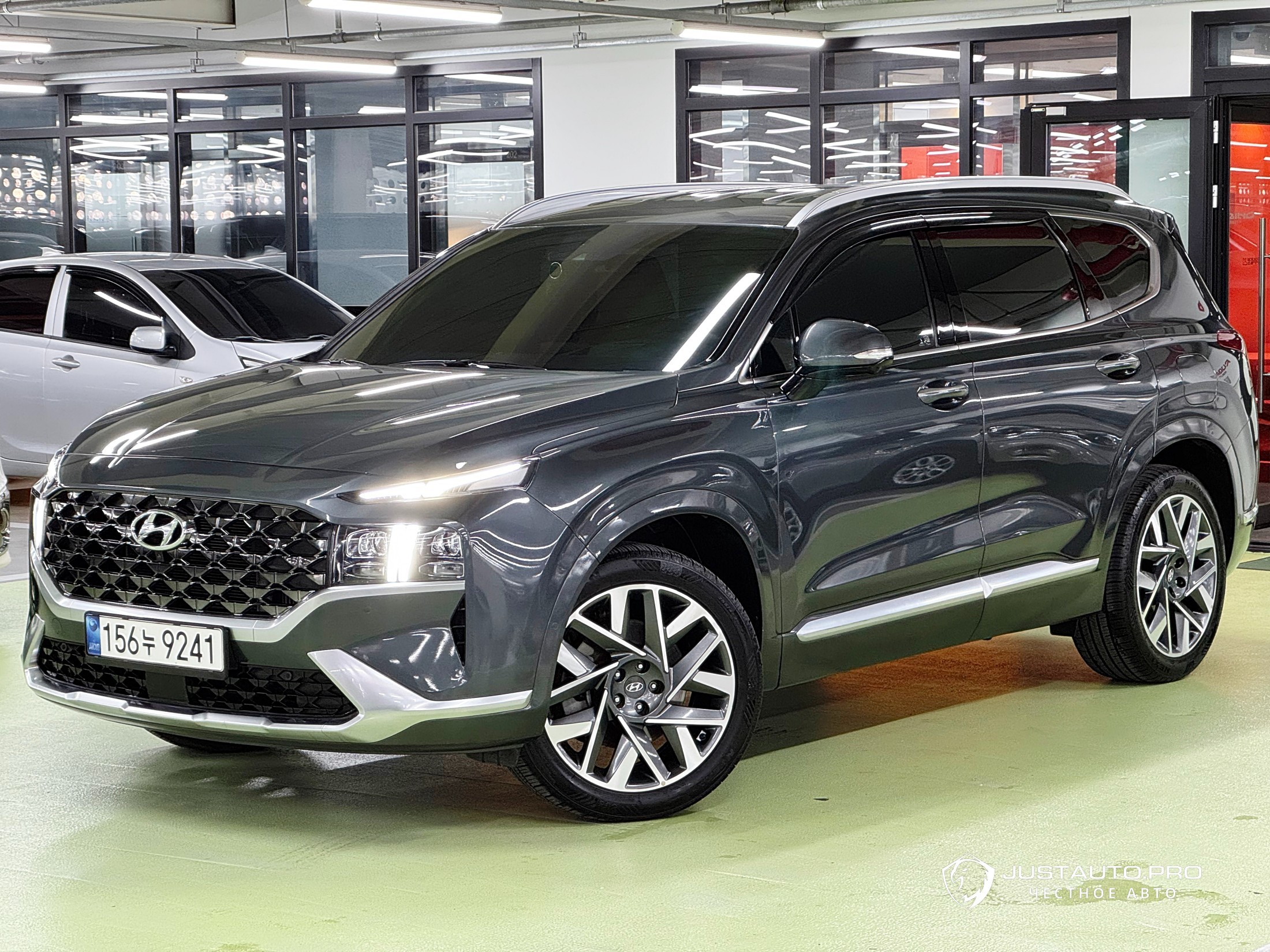 Автомобиль Hyundai Santafe