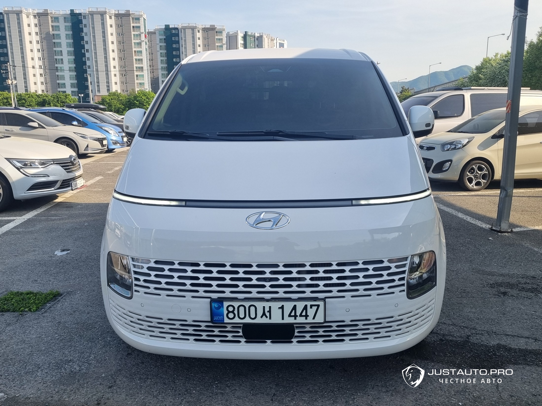 Автомобиль Hyundai Staria