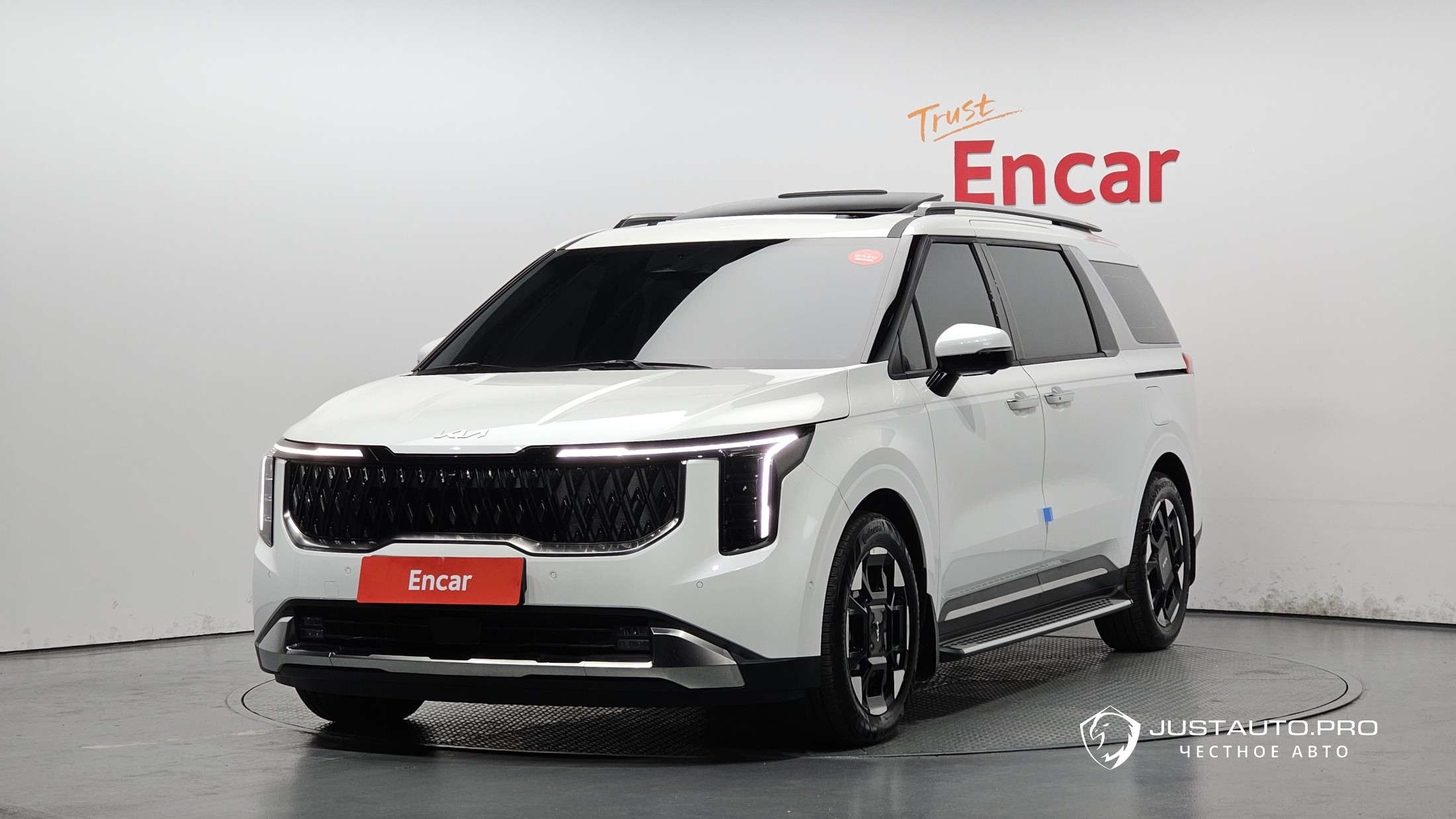 Автомобиль Kia Canival