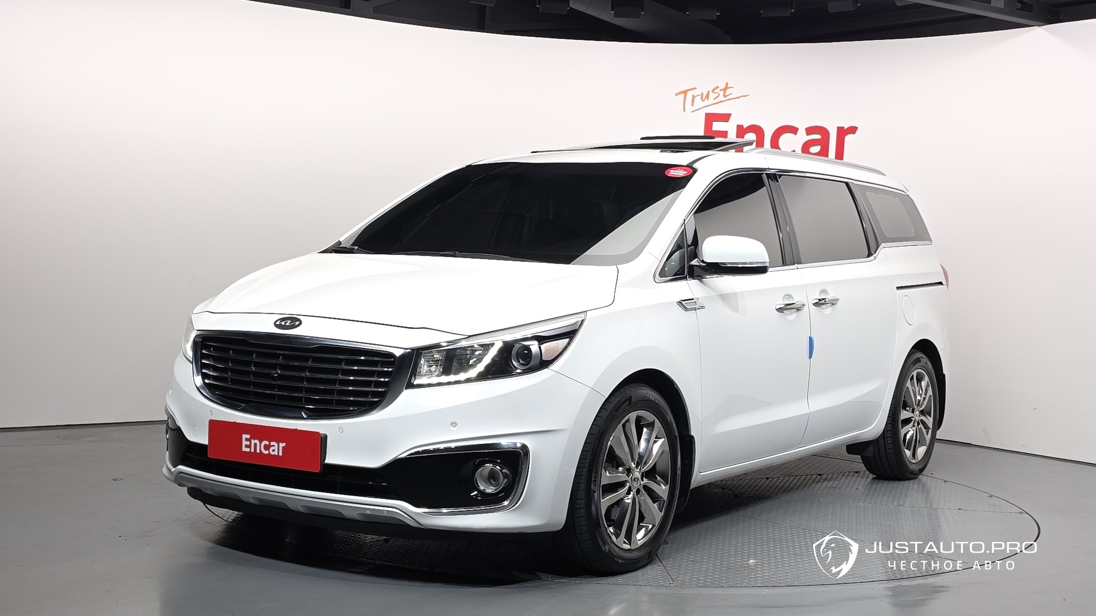 Автомобиль Kia Canival