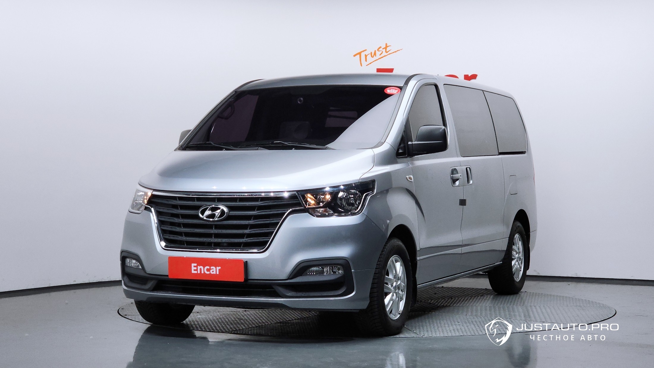 Автомобиль Hyundai Starex