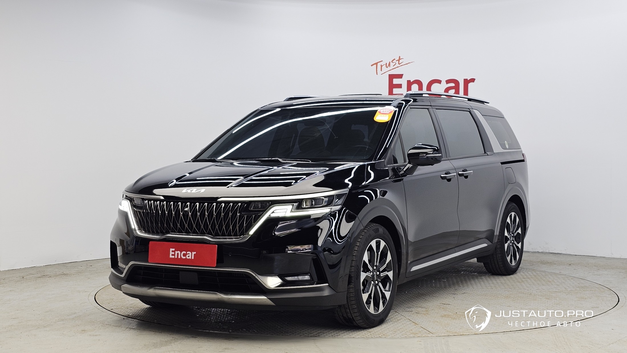 Автомобиль Kia Canival