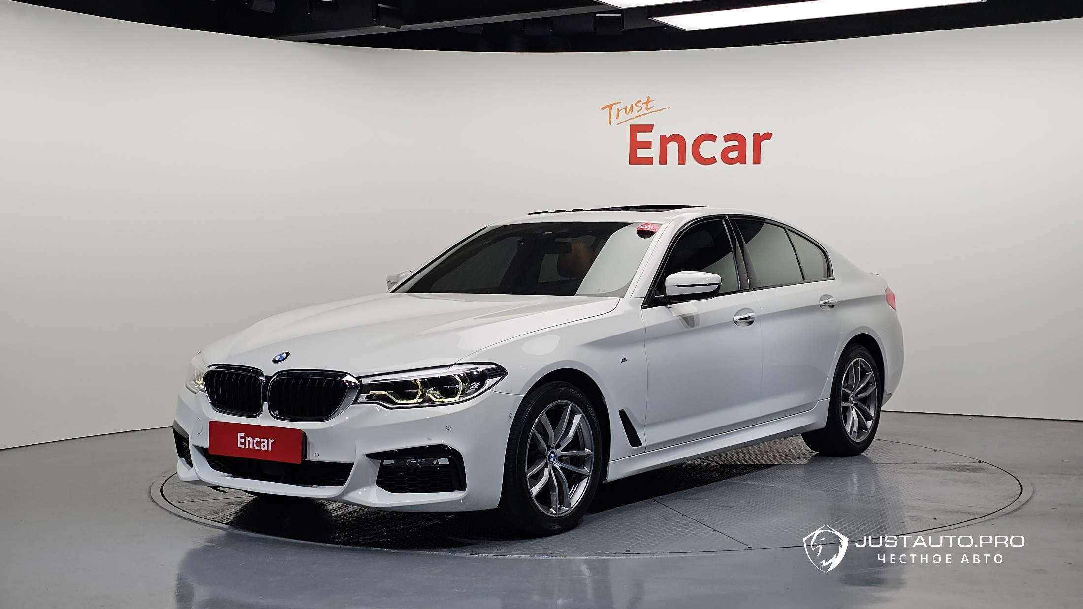 Автомобиль BMW 5-Series