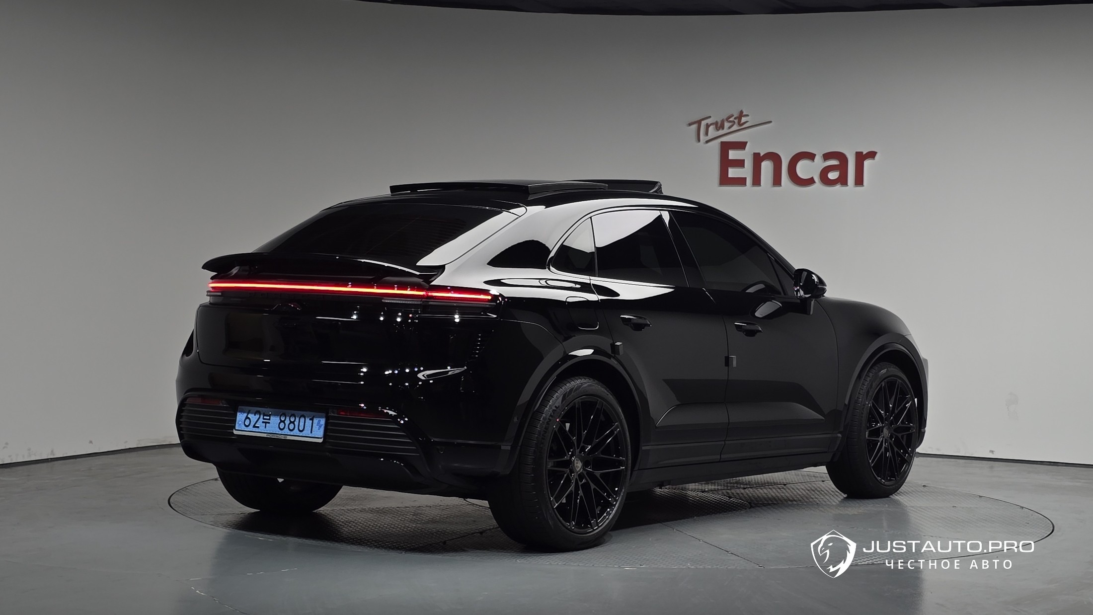 Автомобиль Porsche Macan