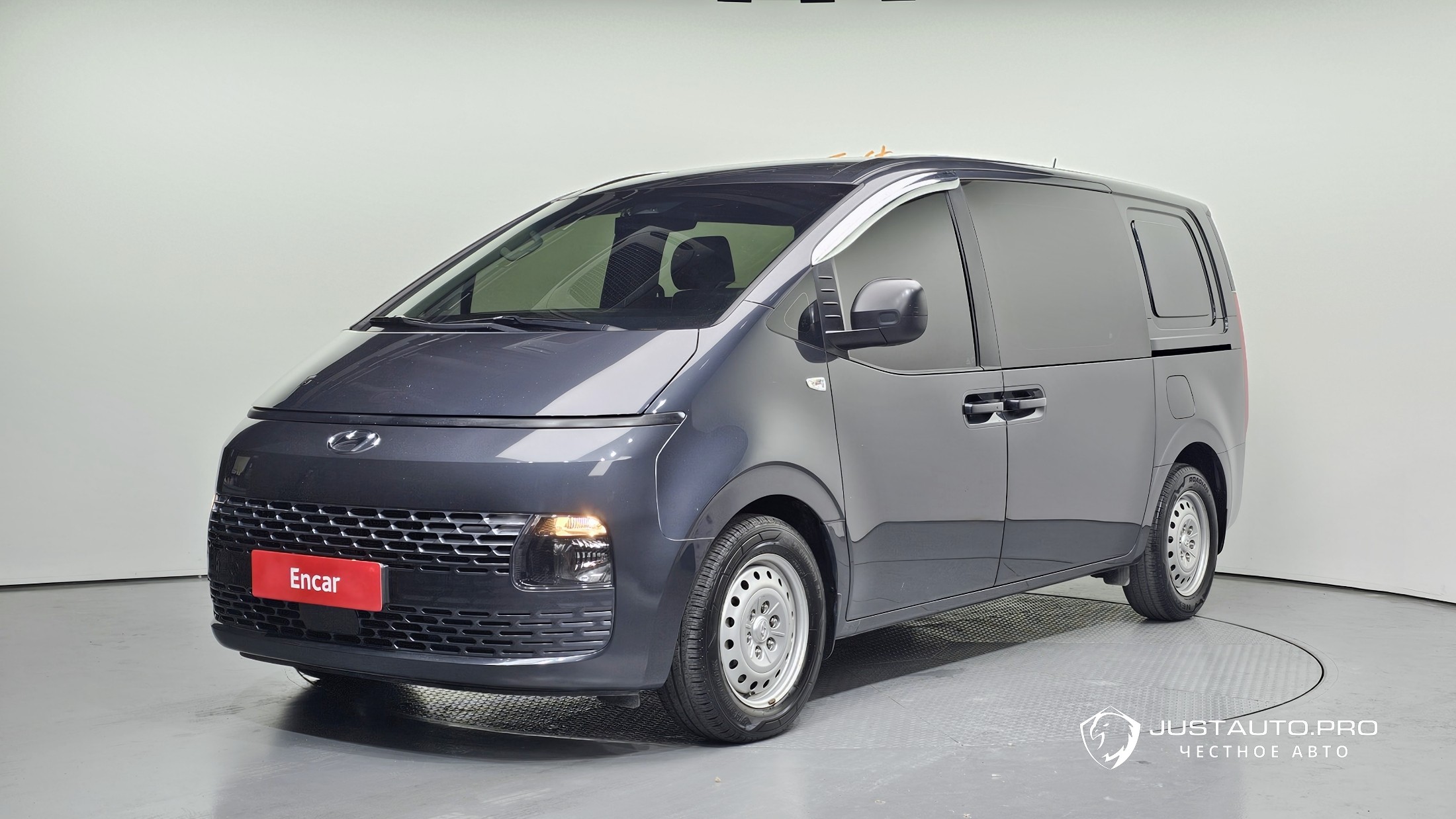 Автомобиль Hyundai Staria