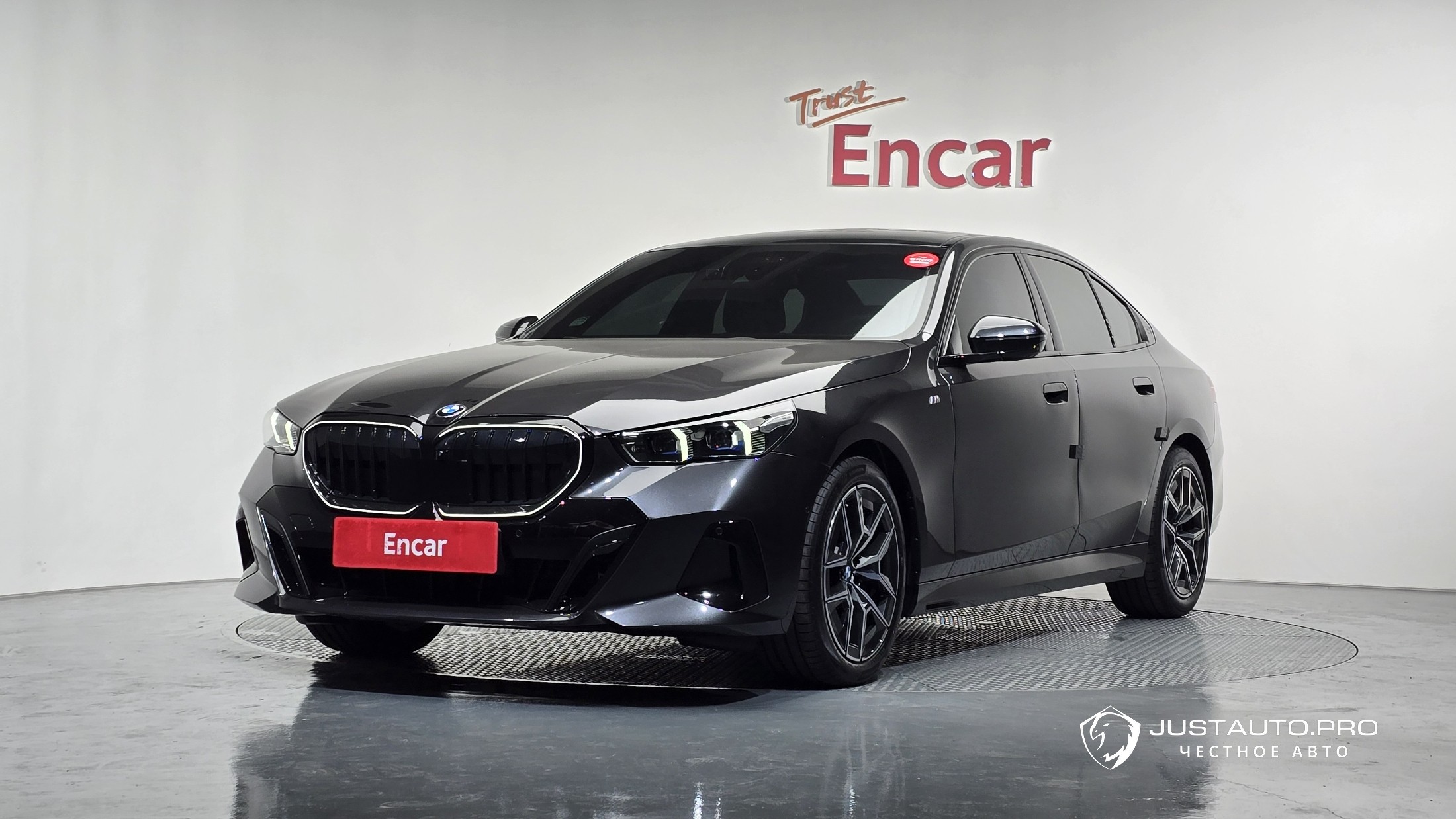 Автомобиль BMW 5-Series