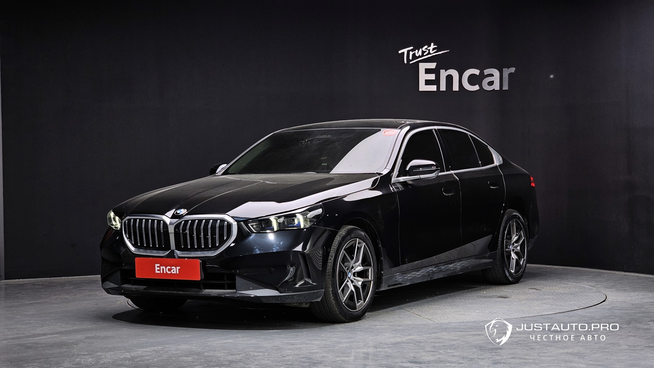 Автомобиль BMW 5-Series