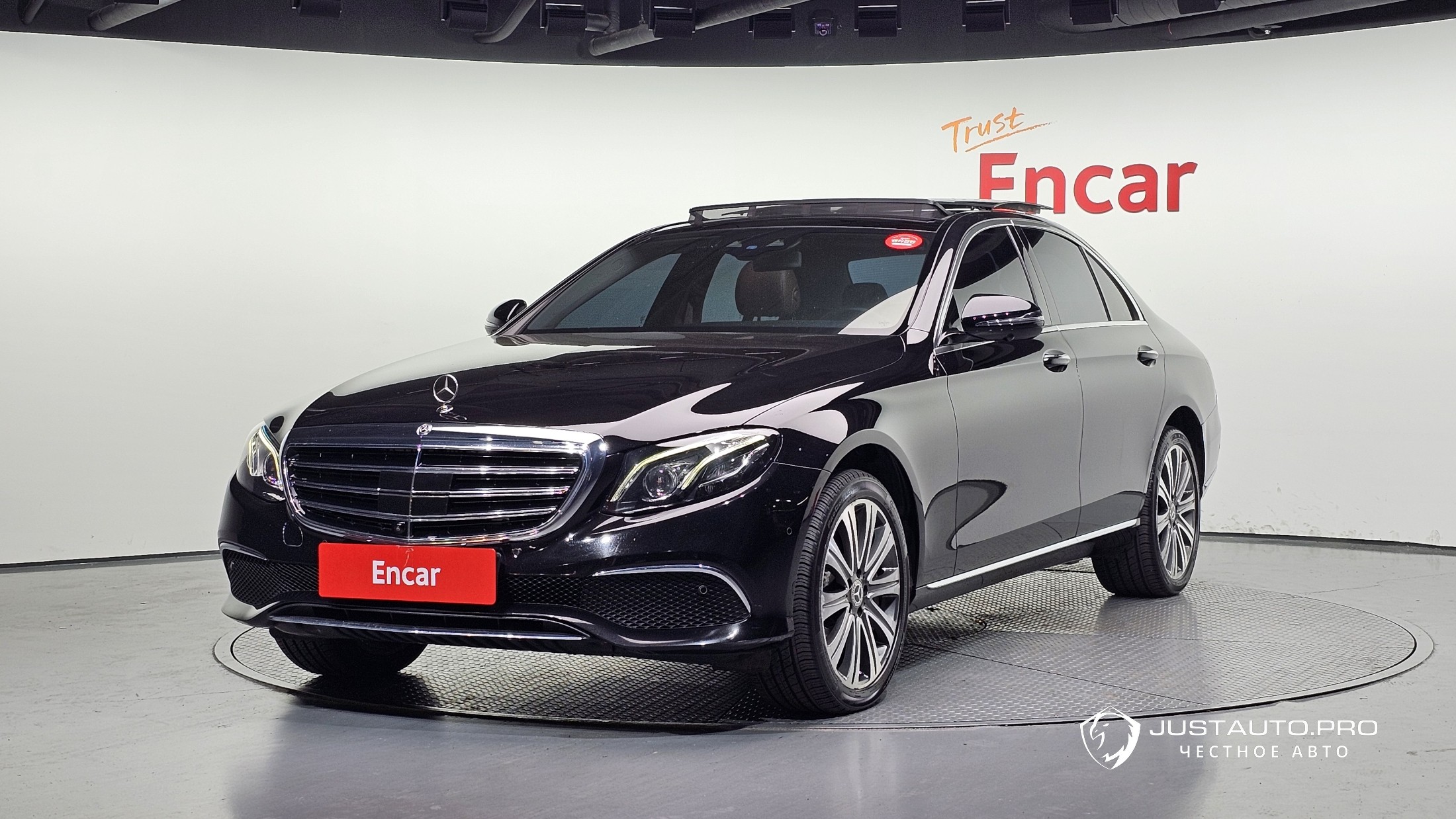 Автомобиль Mercedes-Benz E-Class