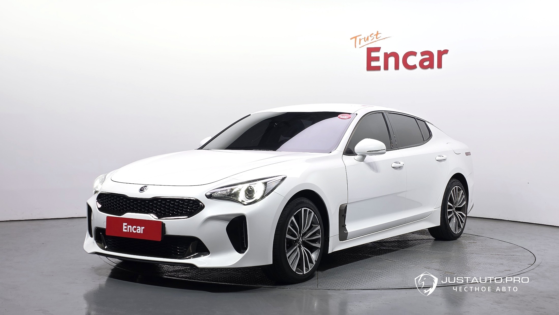 Автомобиль Kia Stinger