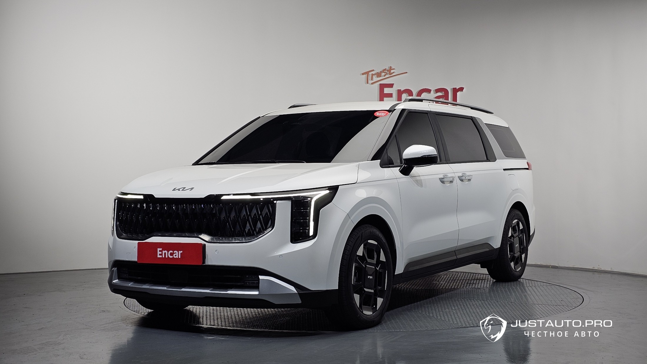 Автомобиль Kia Canival
