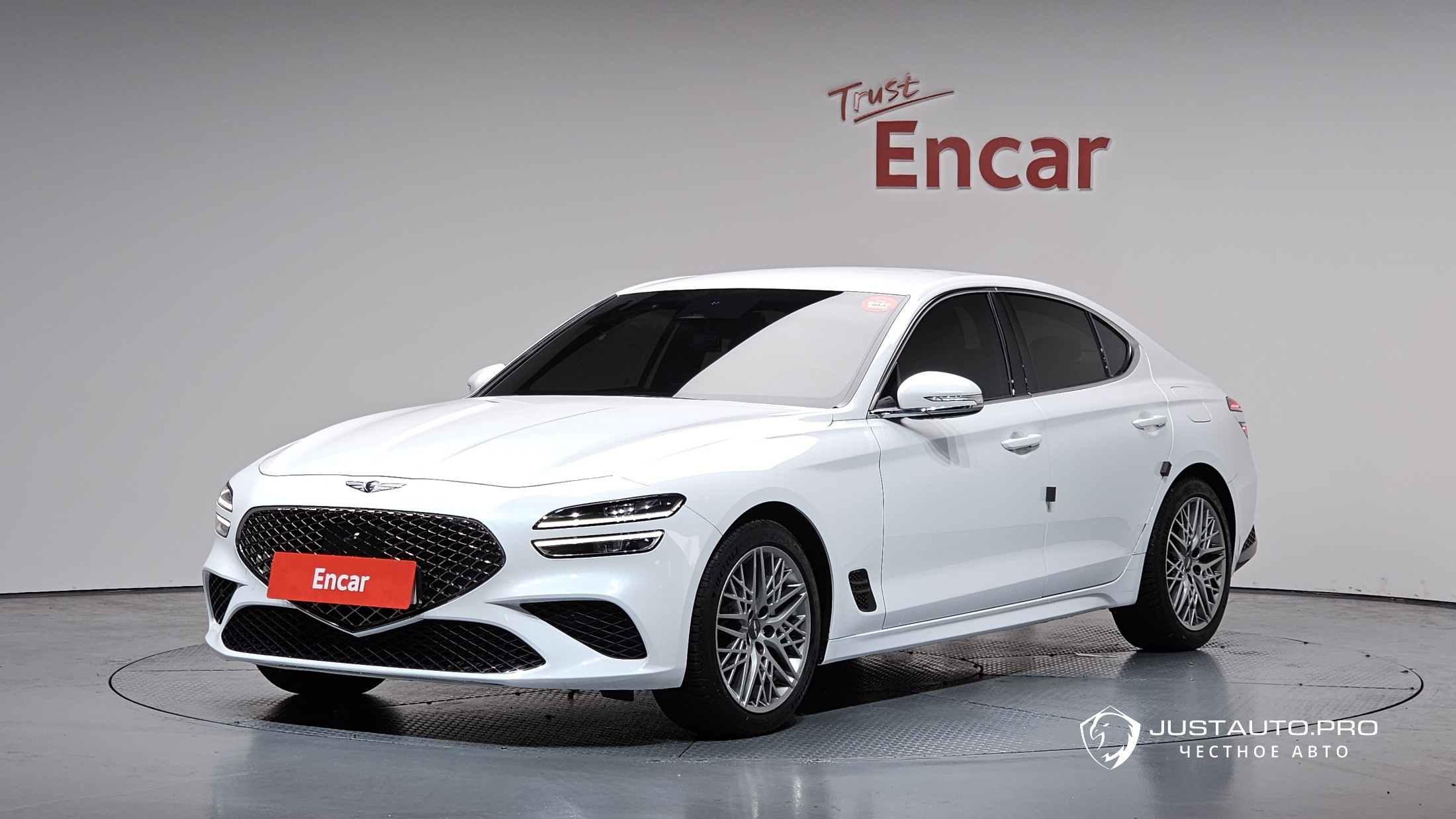 Автомобиль Genesis G70