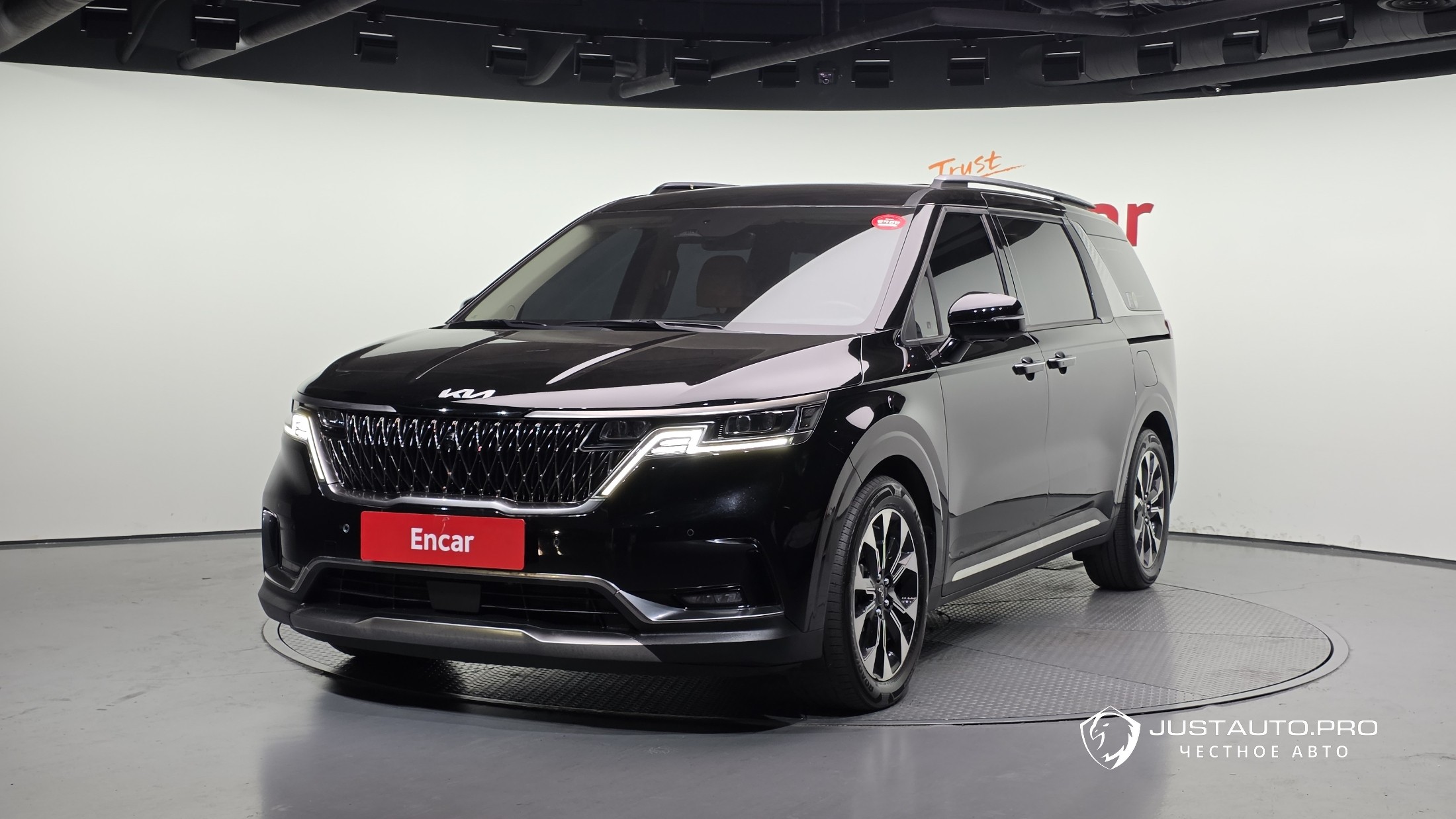 Автомобиль Kia Canival