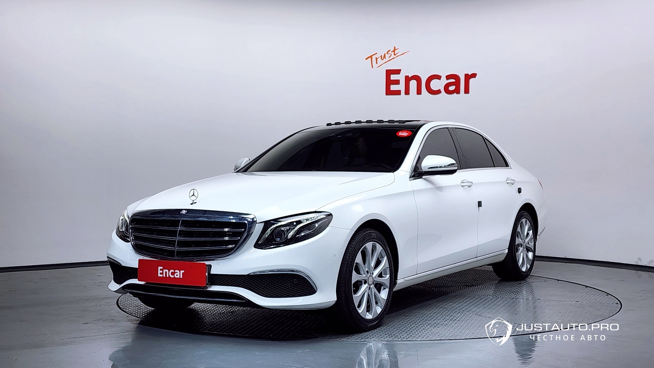 Автомобиль Mercedes-Benz E-Class