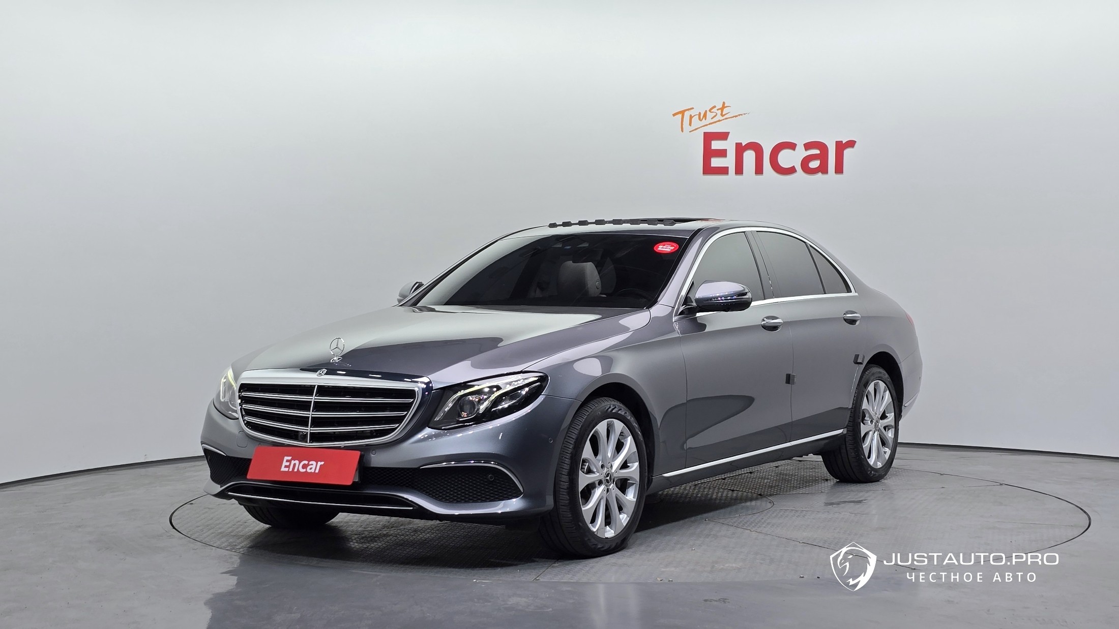 Автомобиль Mercedes-Benz E-Class