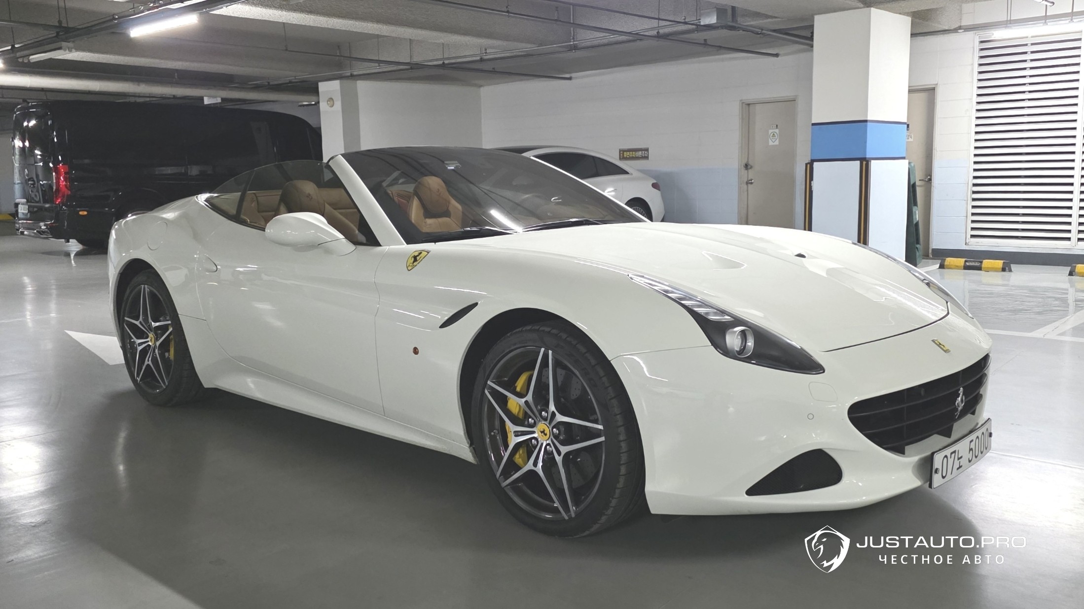 Автомобиль Ferrari California