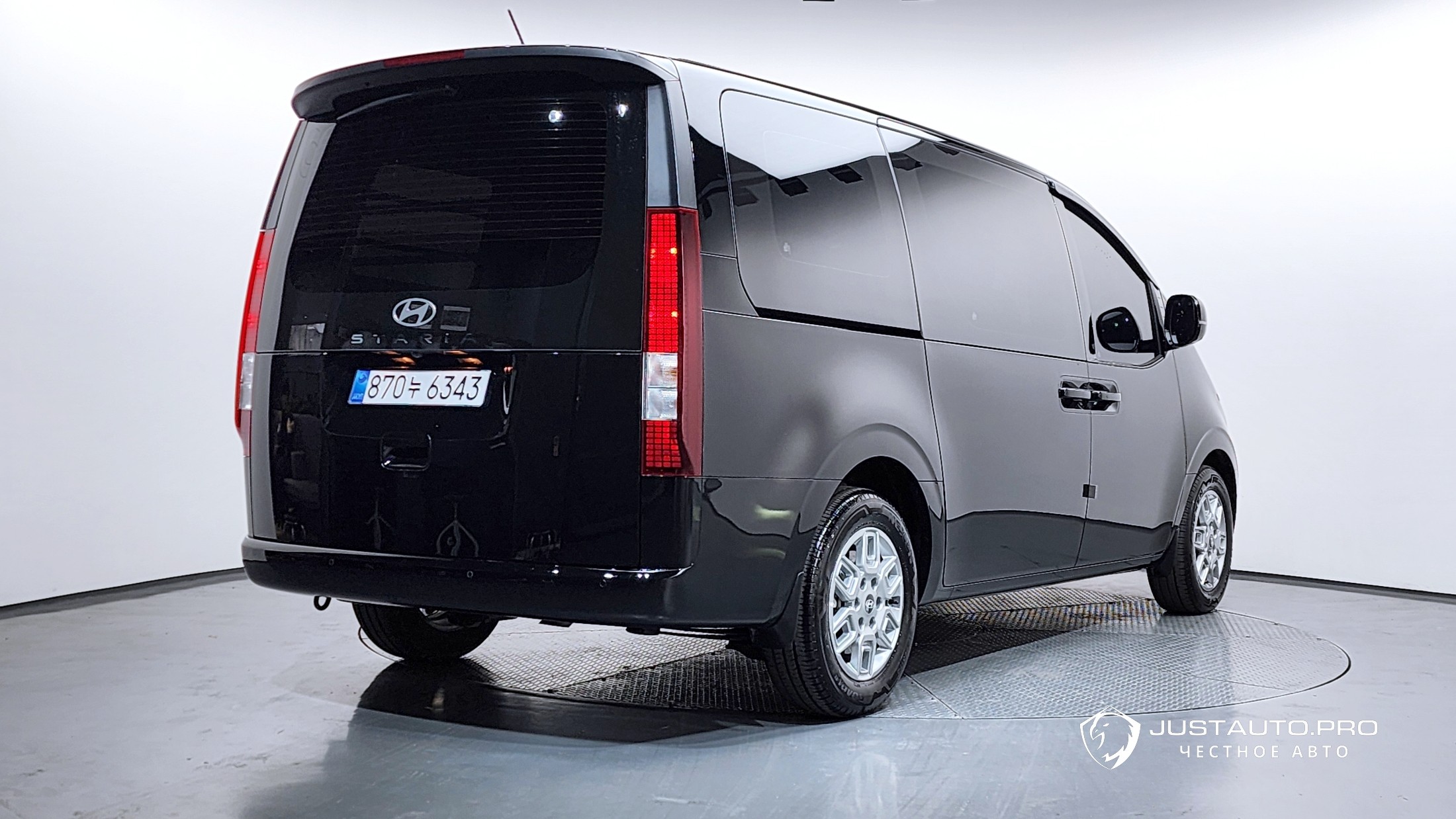 Автомобиль Hyundai Staria