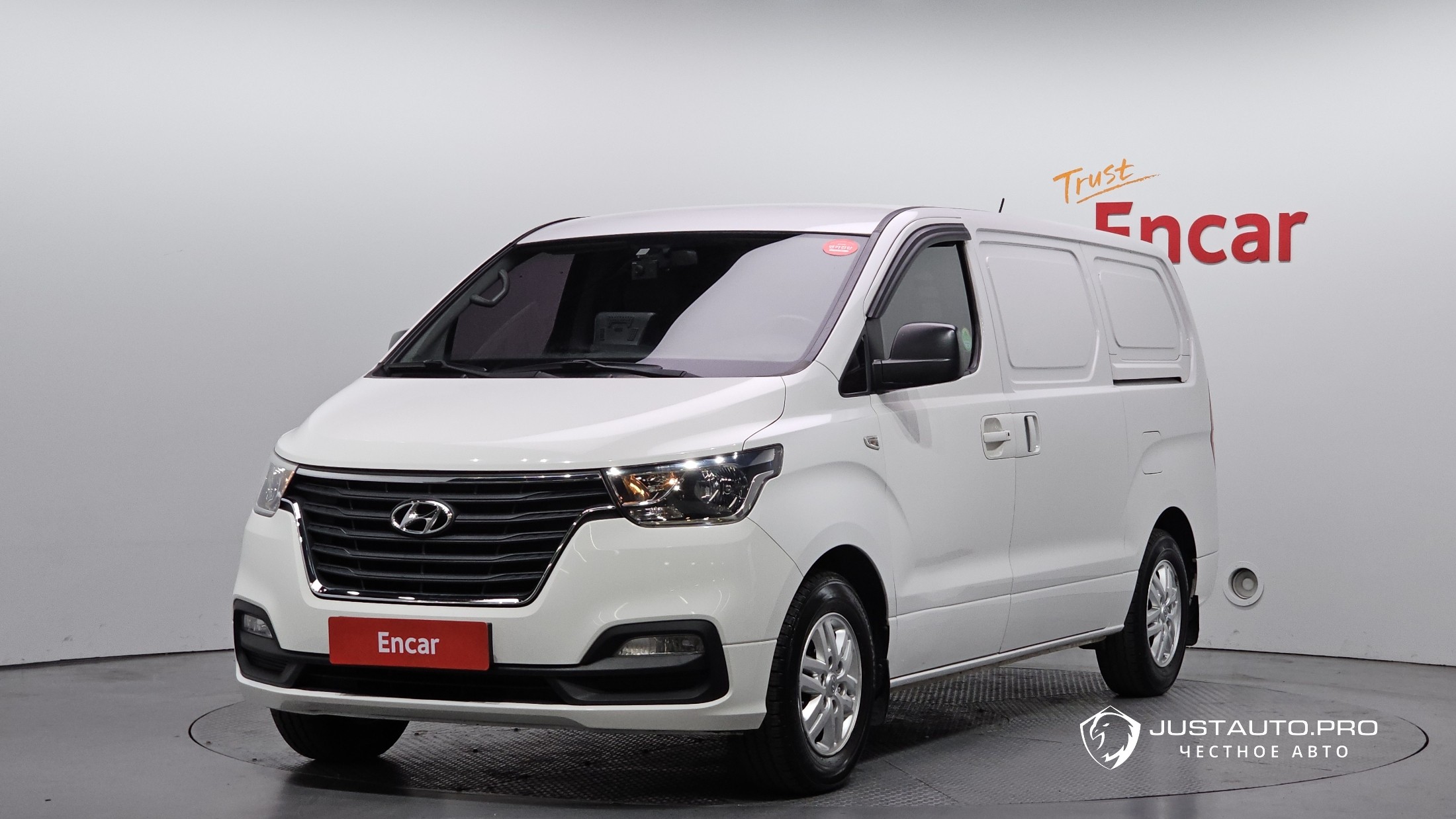 Автомобиль Hyundai Starex