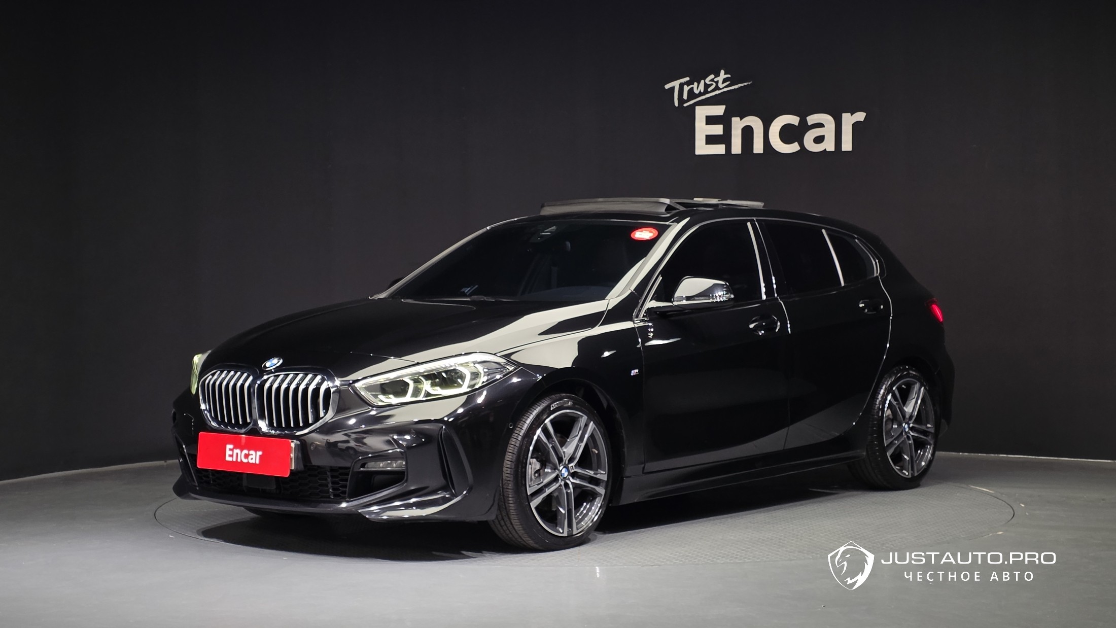 Автомобиль BMW 1-Series