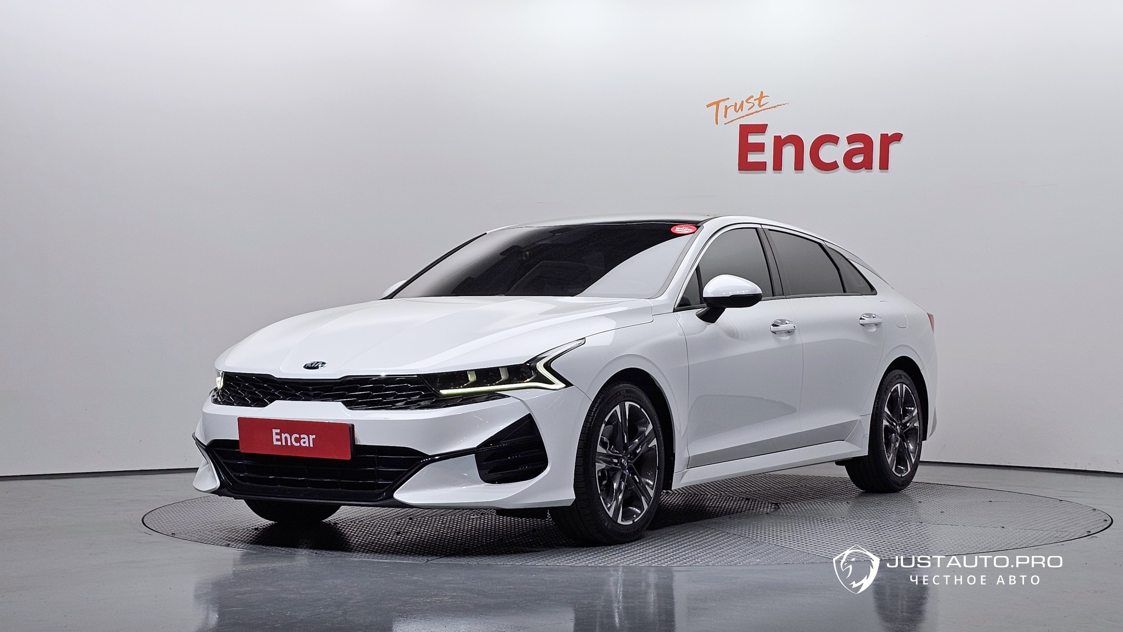 Автомобиль Kia K5