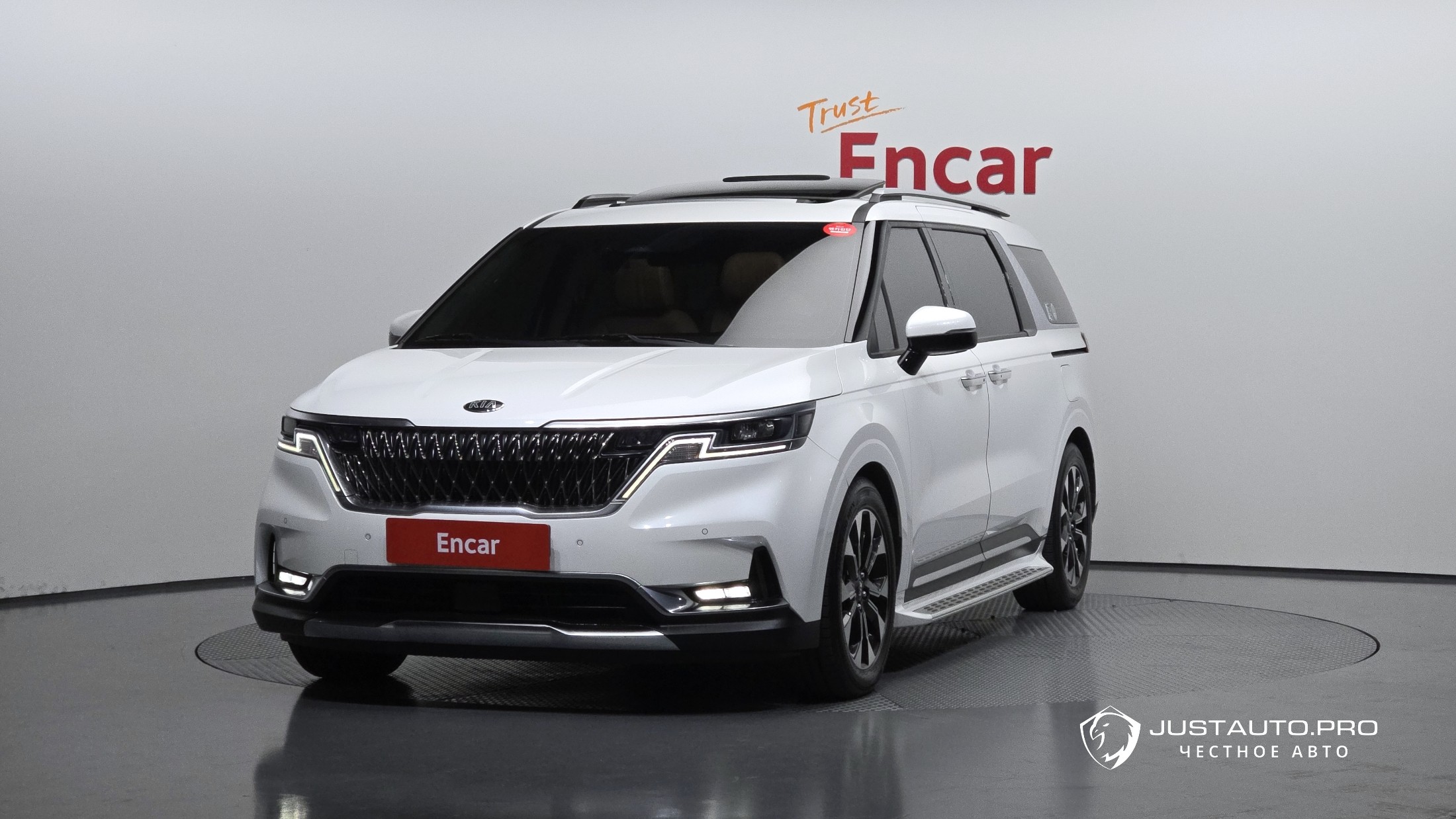 Автомобиль Kia Canival