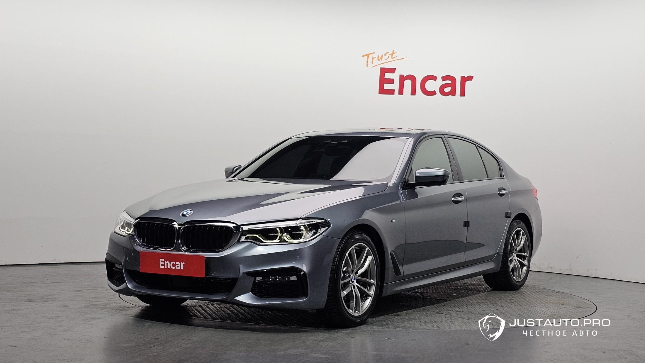 Автомобиль BMW 5-Series