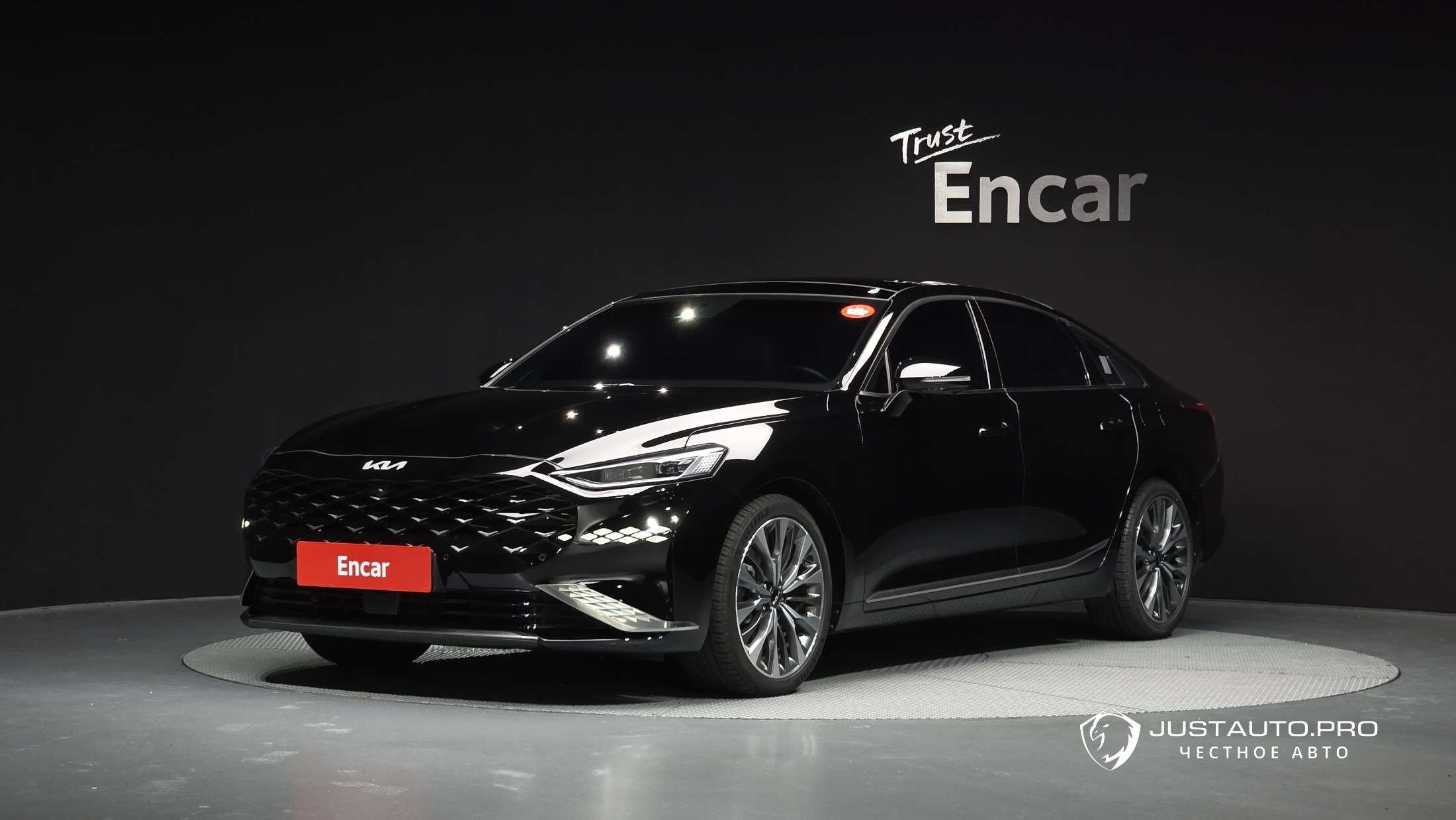 Автомобиль Kia K8