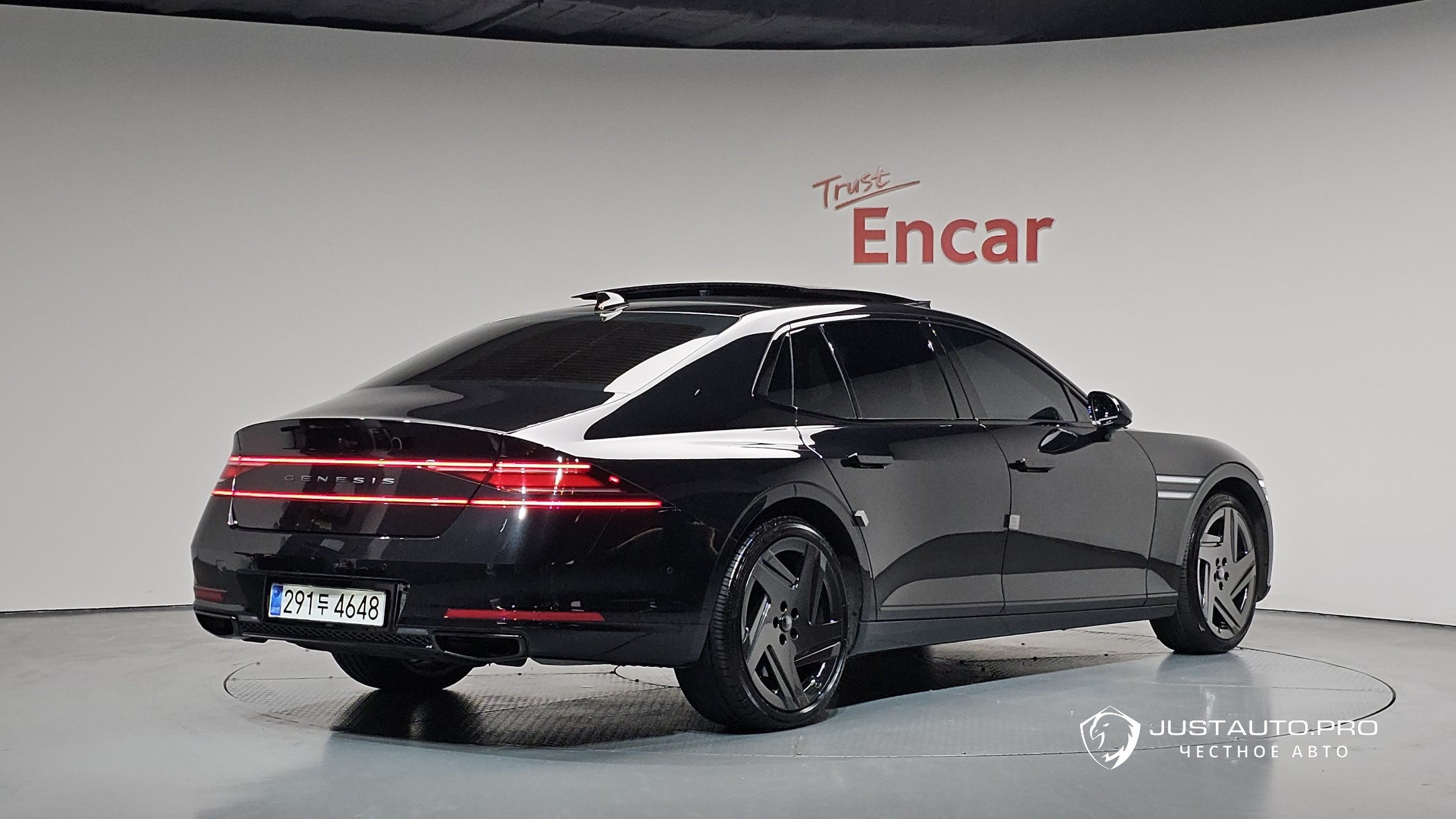 Автомобиль Genesis G90