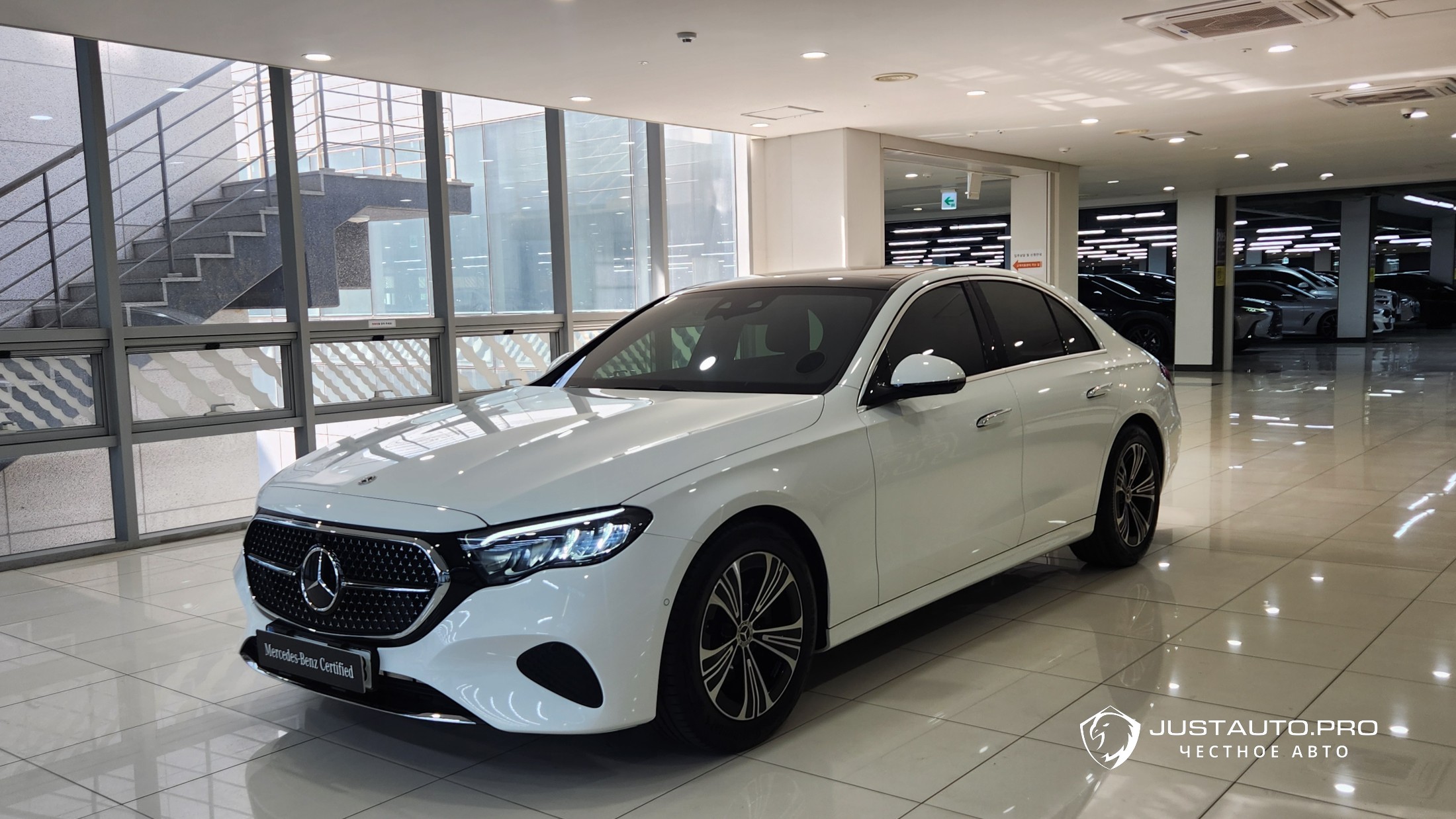 Автомобиль Mercedes-Benz E-Class