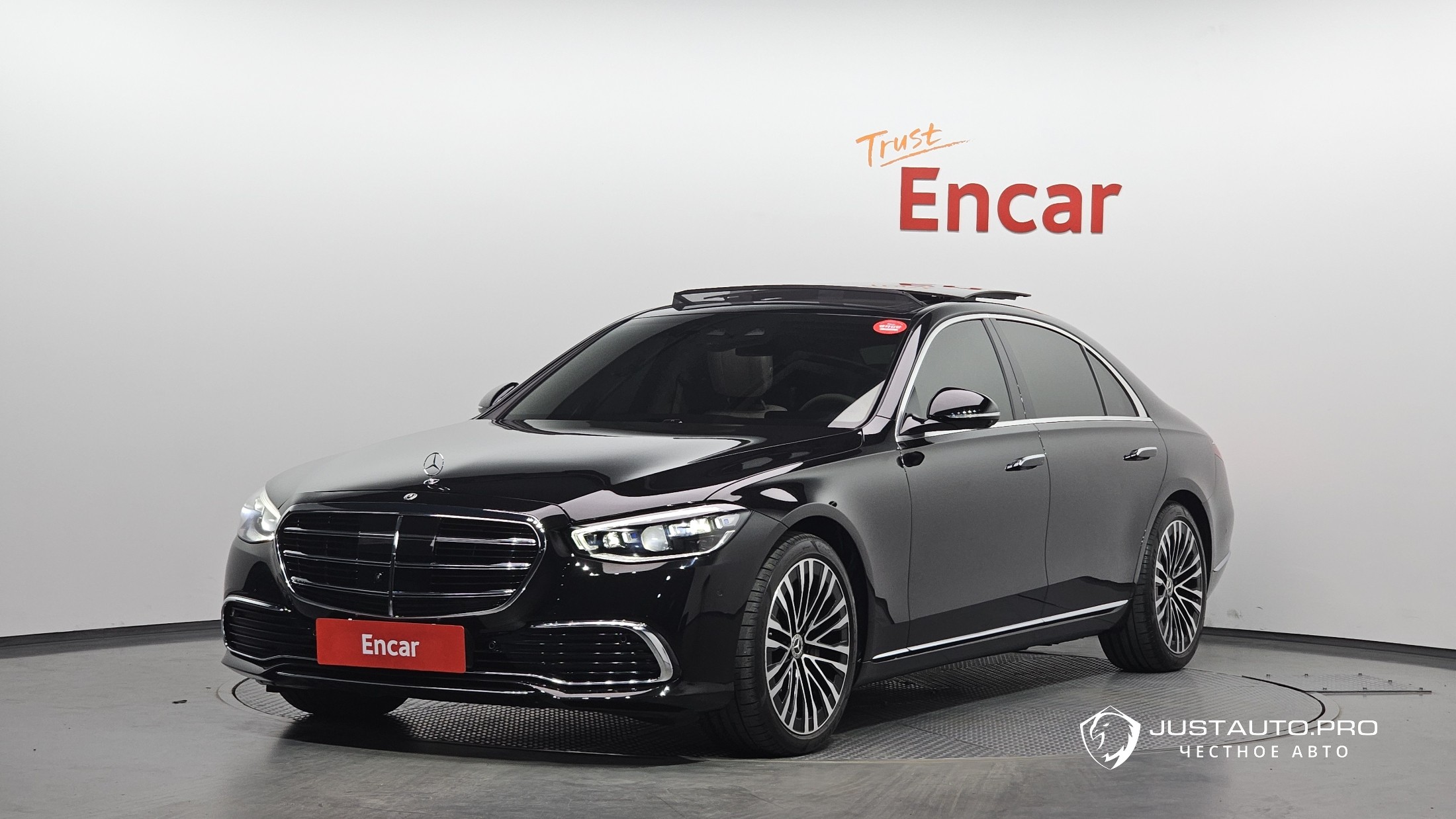Автомобиль Mercedes-Benz S-Class