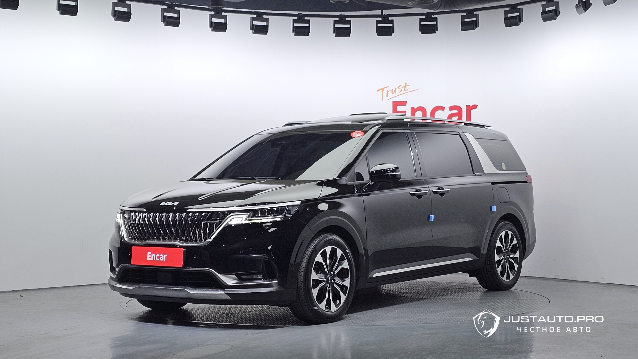 Автомобиль Kia Canival
