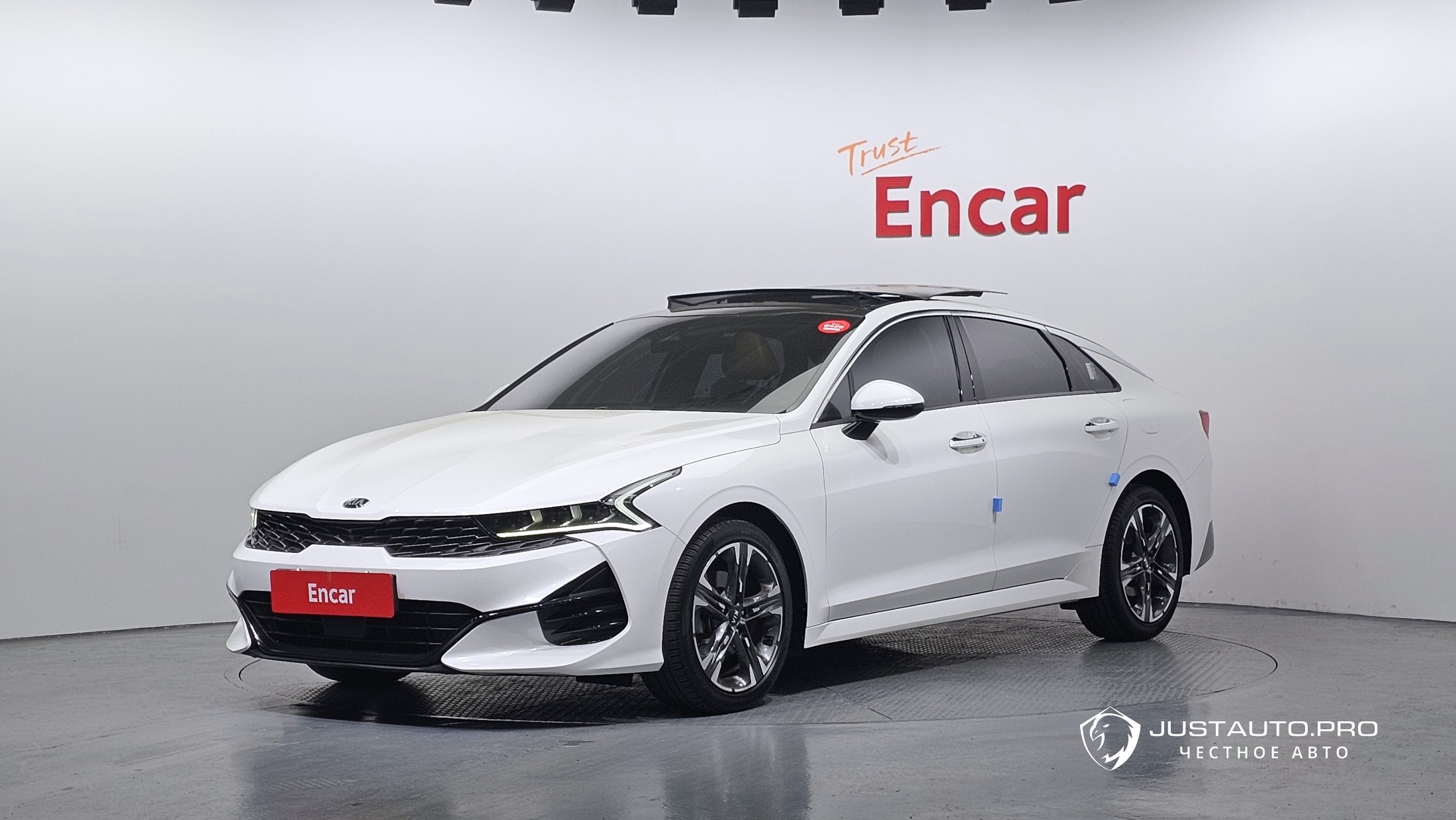 Автомобиль Kia K5