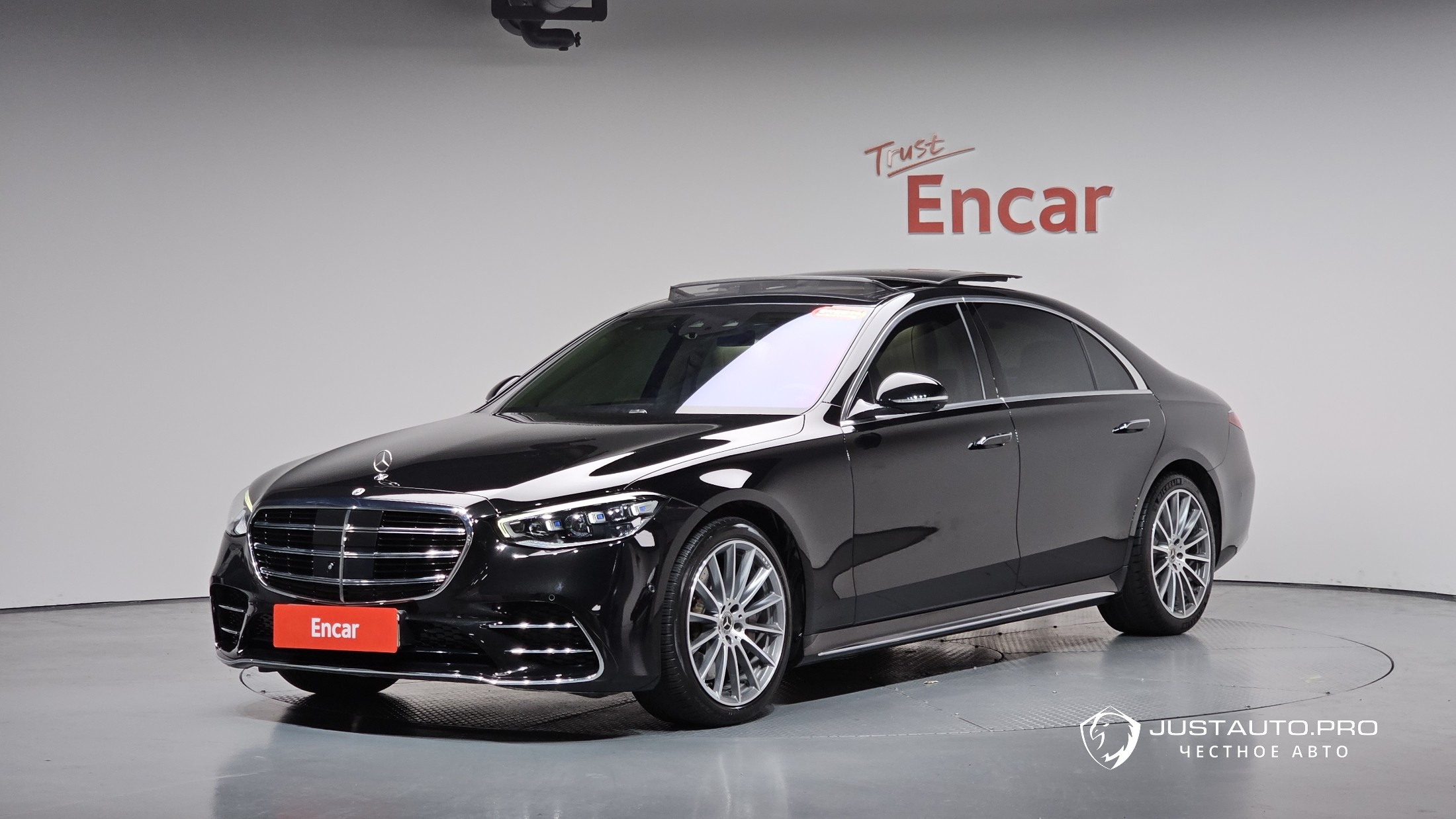 Автомобиль Mercedes-Benz S-Class