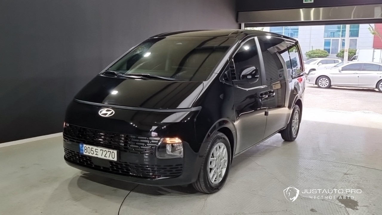 Автомобиль Hyundai Staria