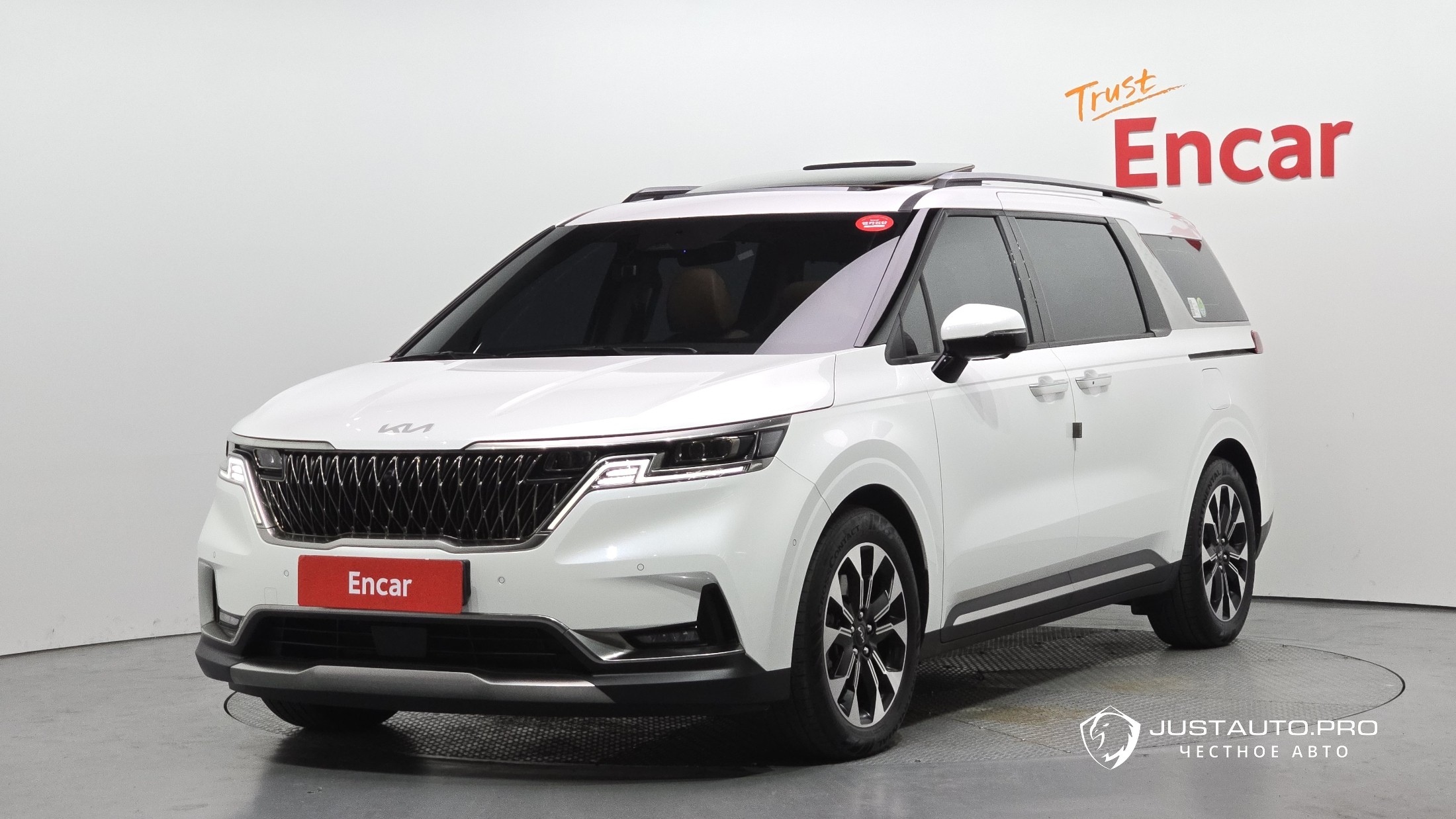 Автомобиль Kia Canival
