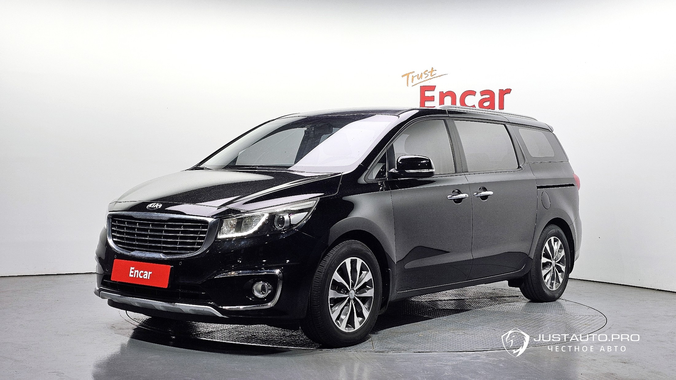Автомобиль Kia Canival