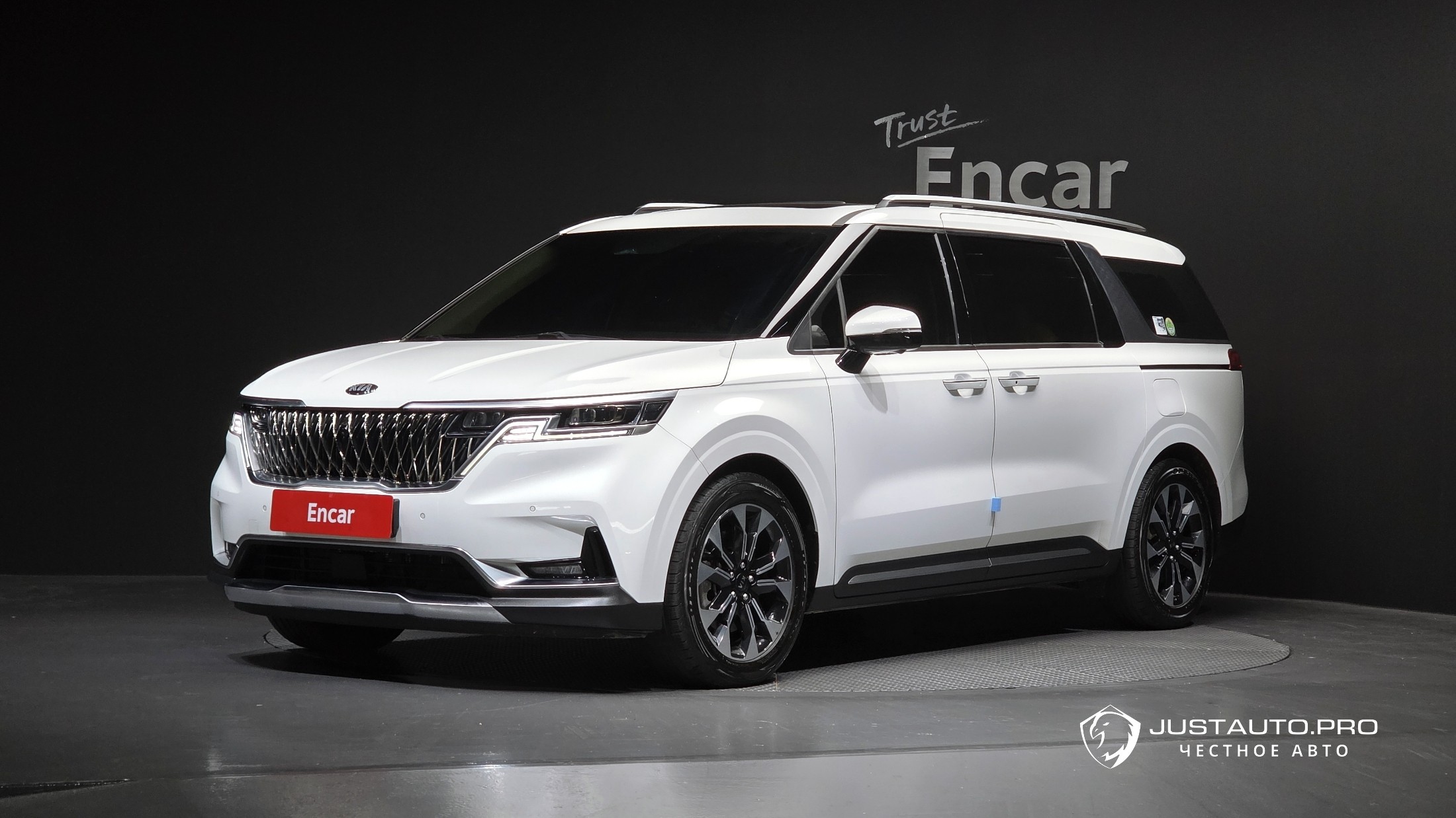 Автомобиль Kia Canival