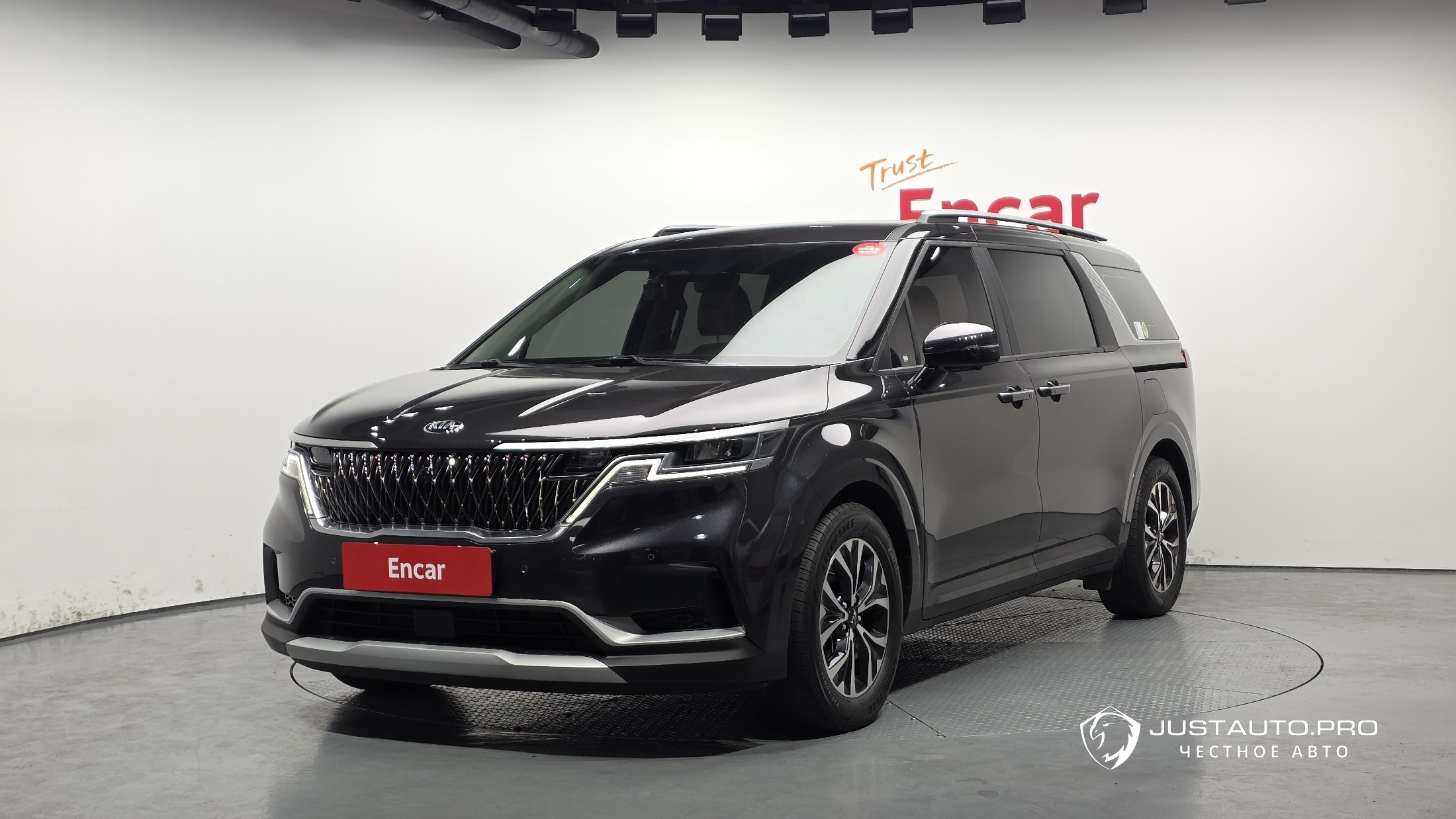 Автомобиль Kia Canival