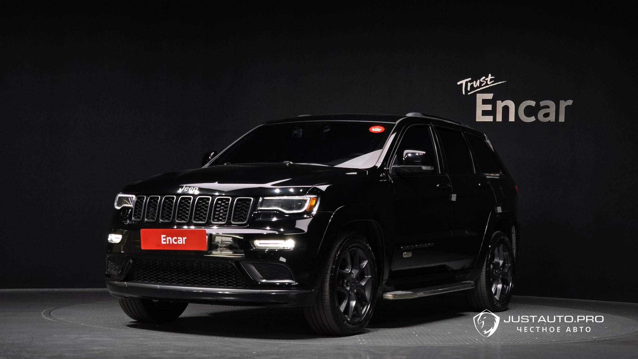 Автомобиль Jeep Cherokee