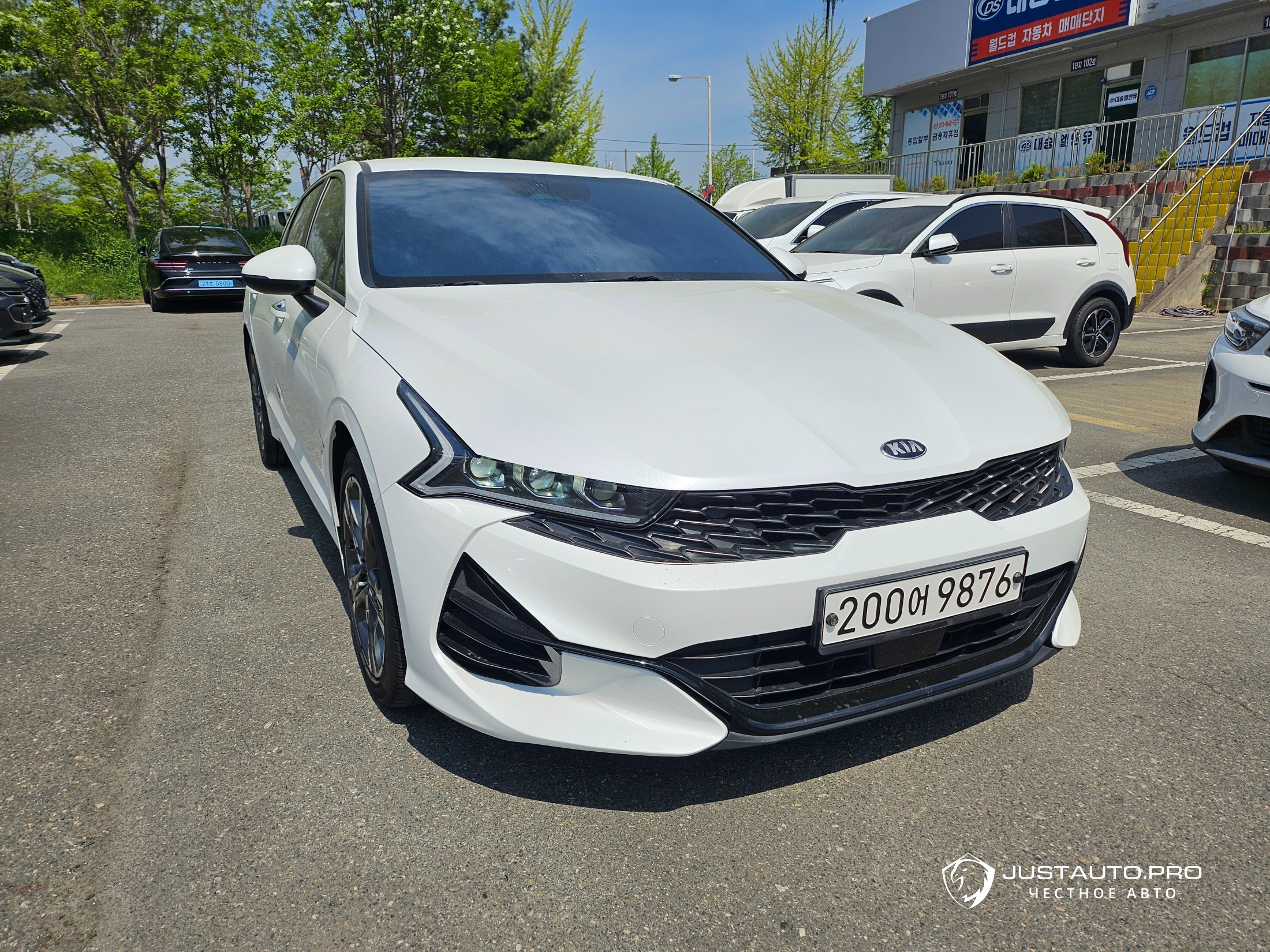 Автомобиль Kia K5