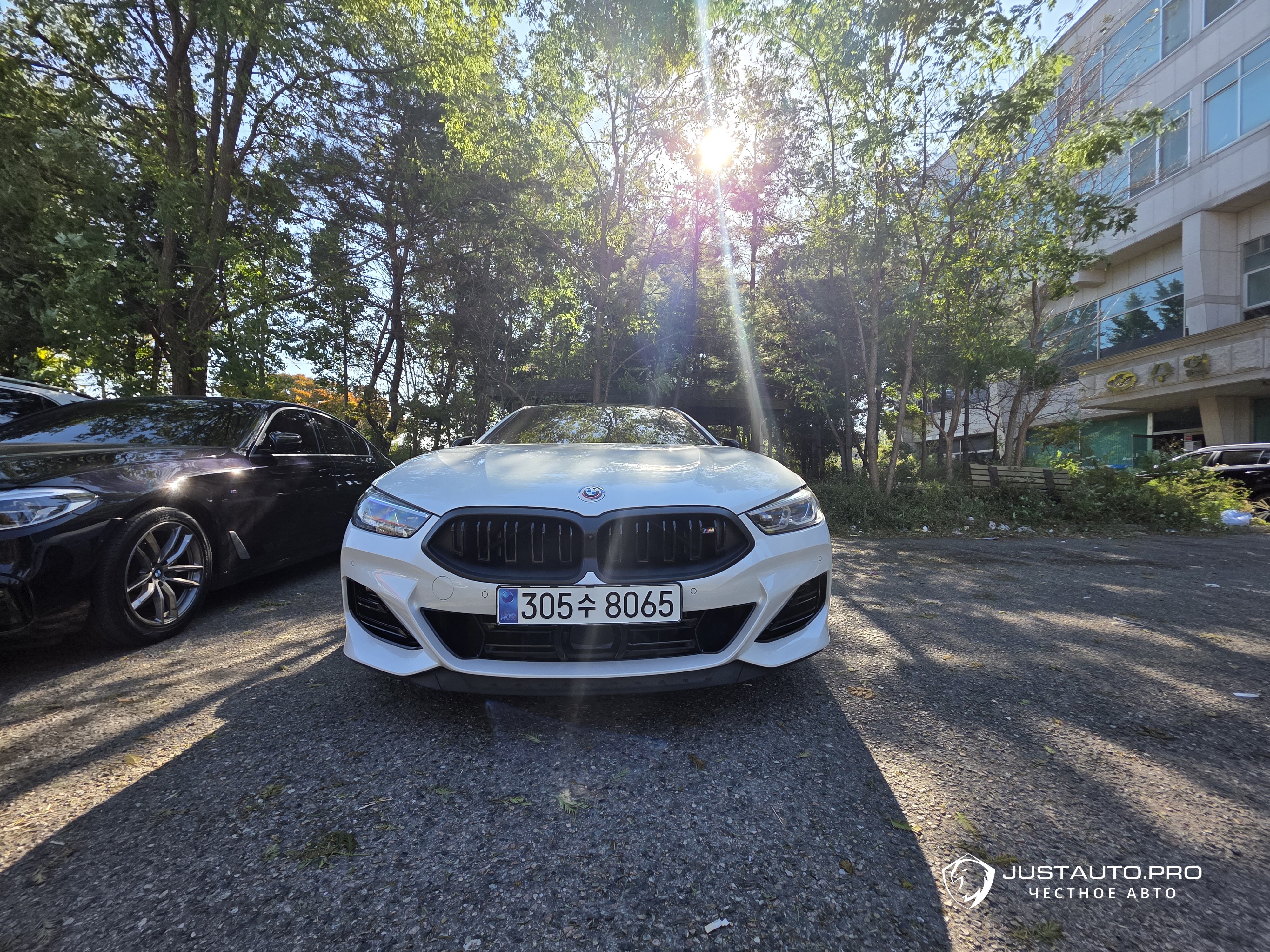 Автомобиль BMW 8-Series