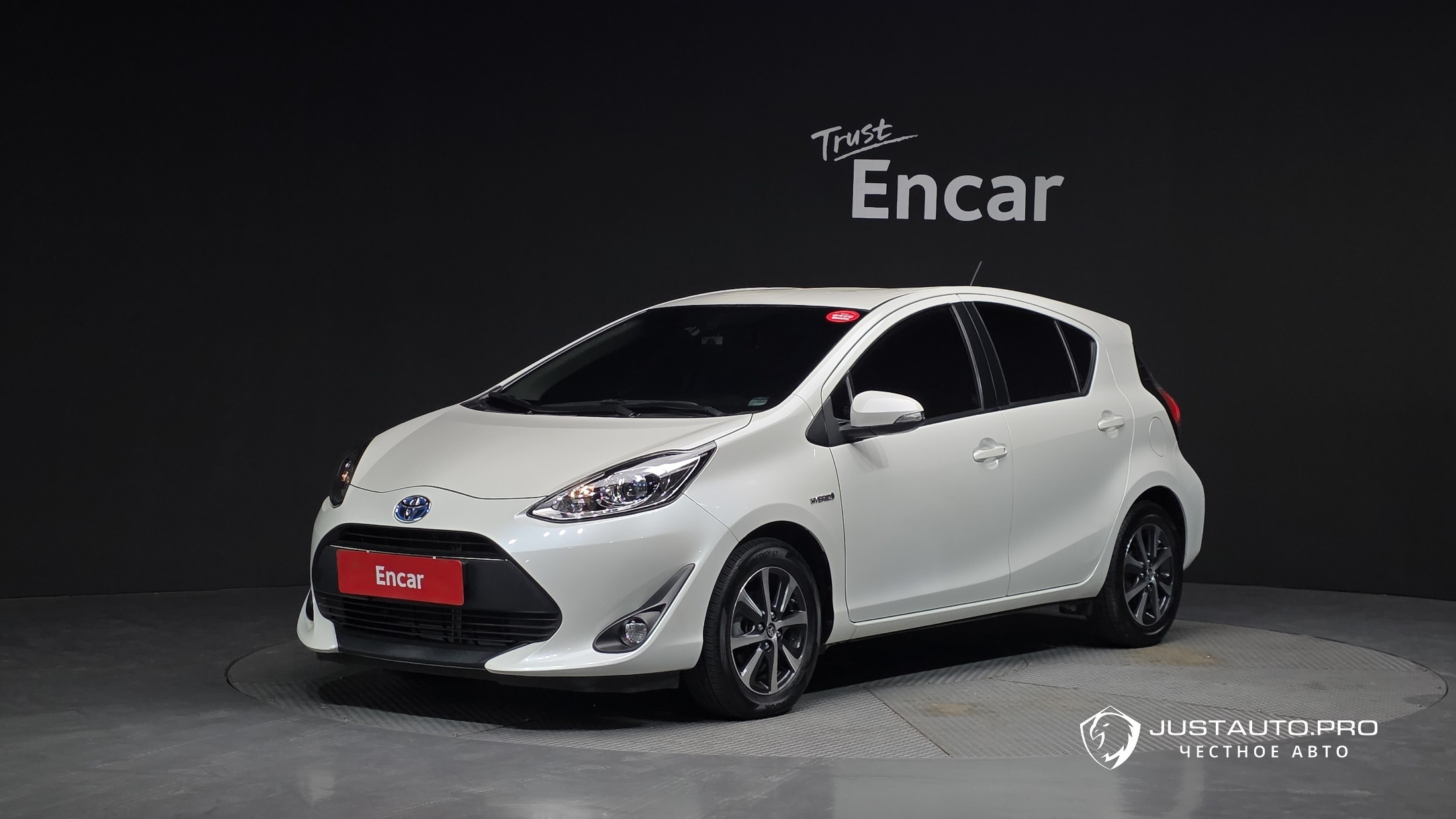 Автомобиль Toyota Prius