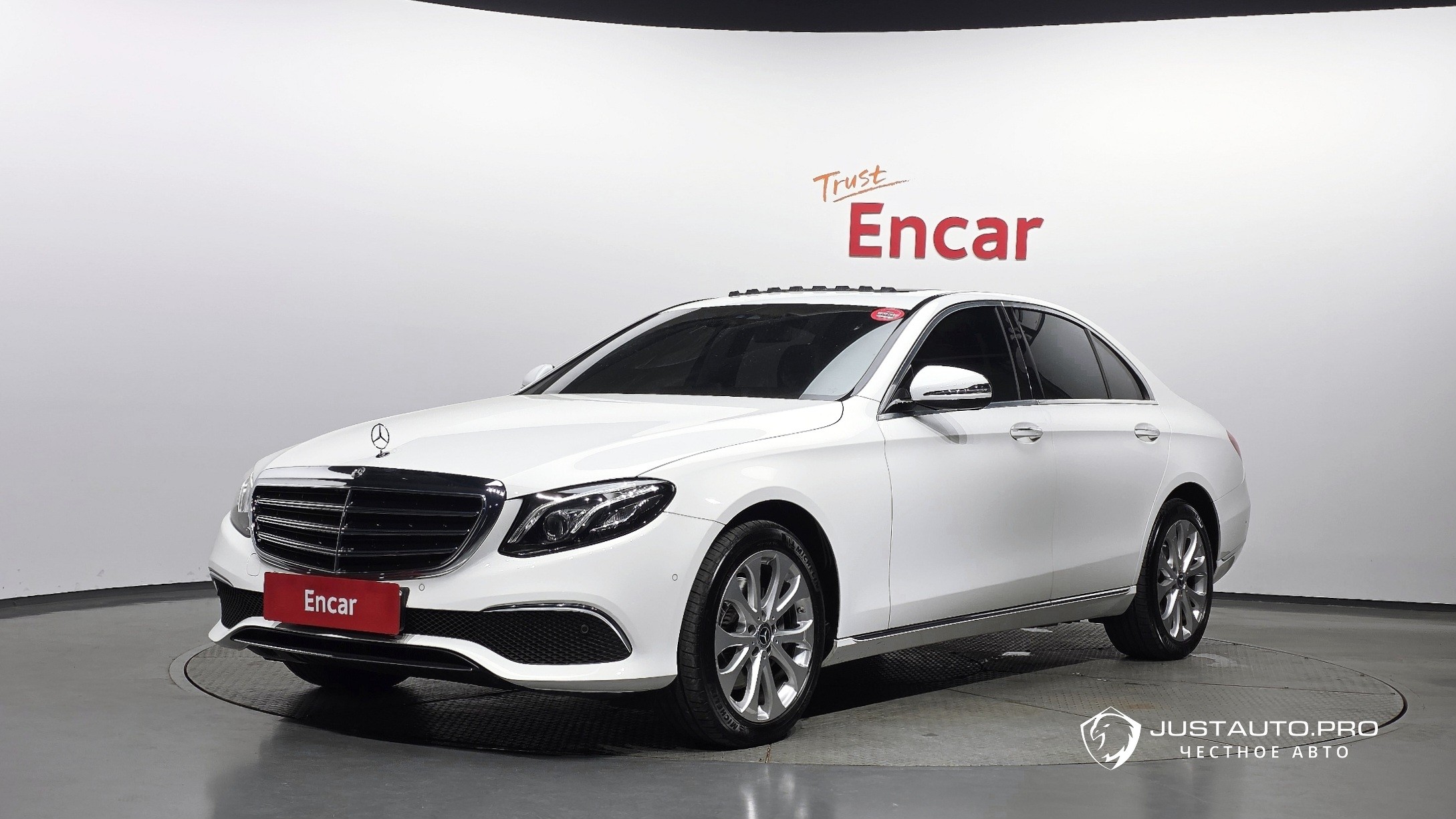 Автомобиль Mercedes-Benz E-Class
