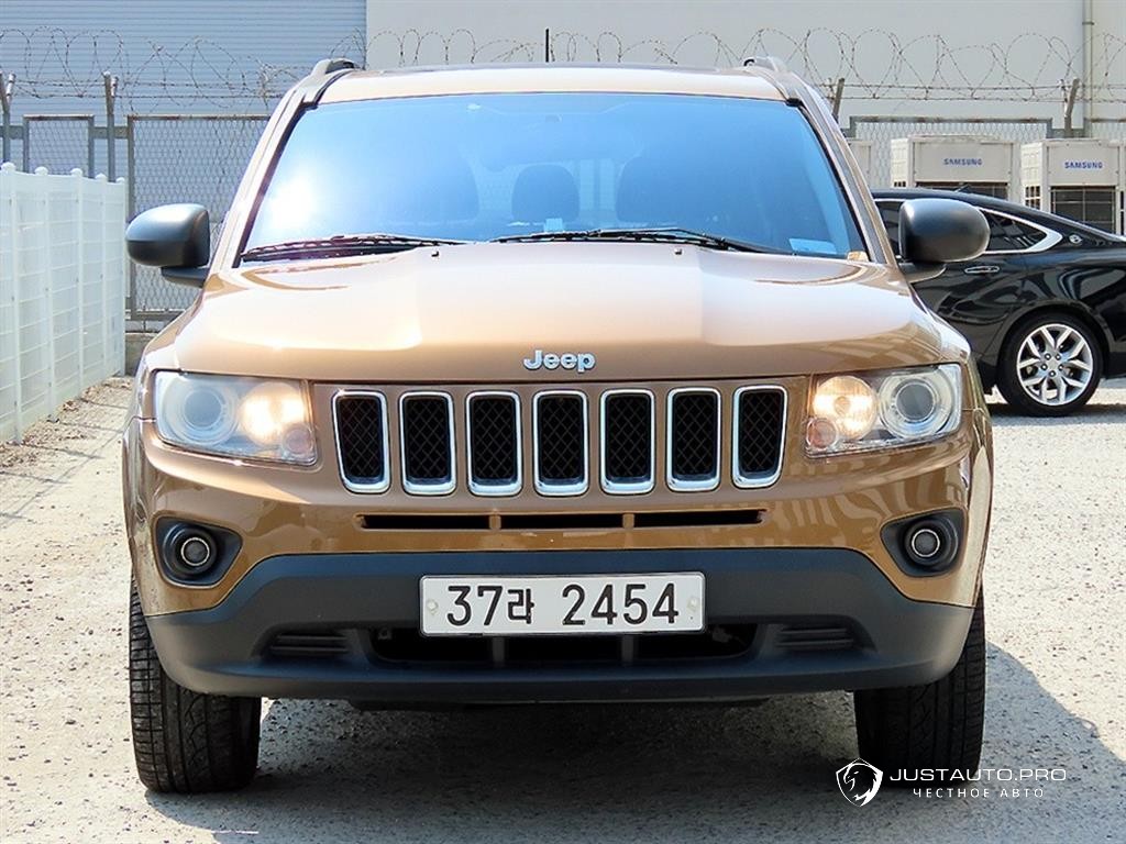 Автомобиль Jeep Compass